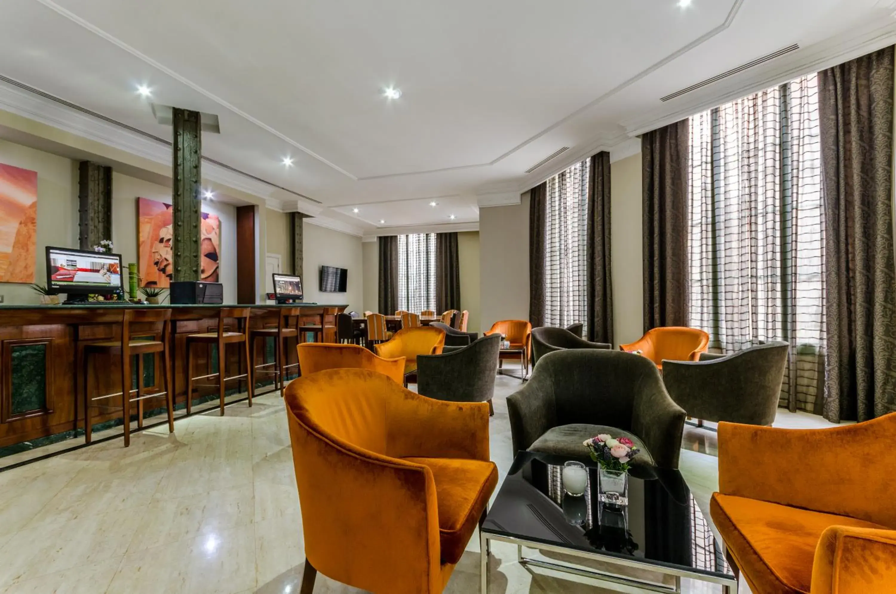 Living room, Lounge/Bar in Exe Laietana Palace