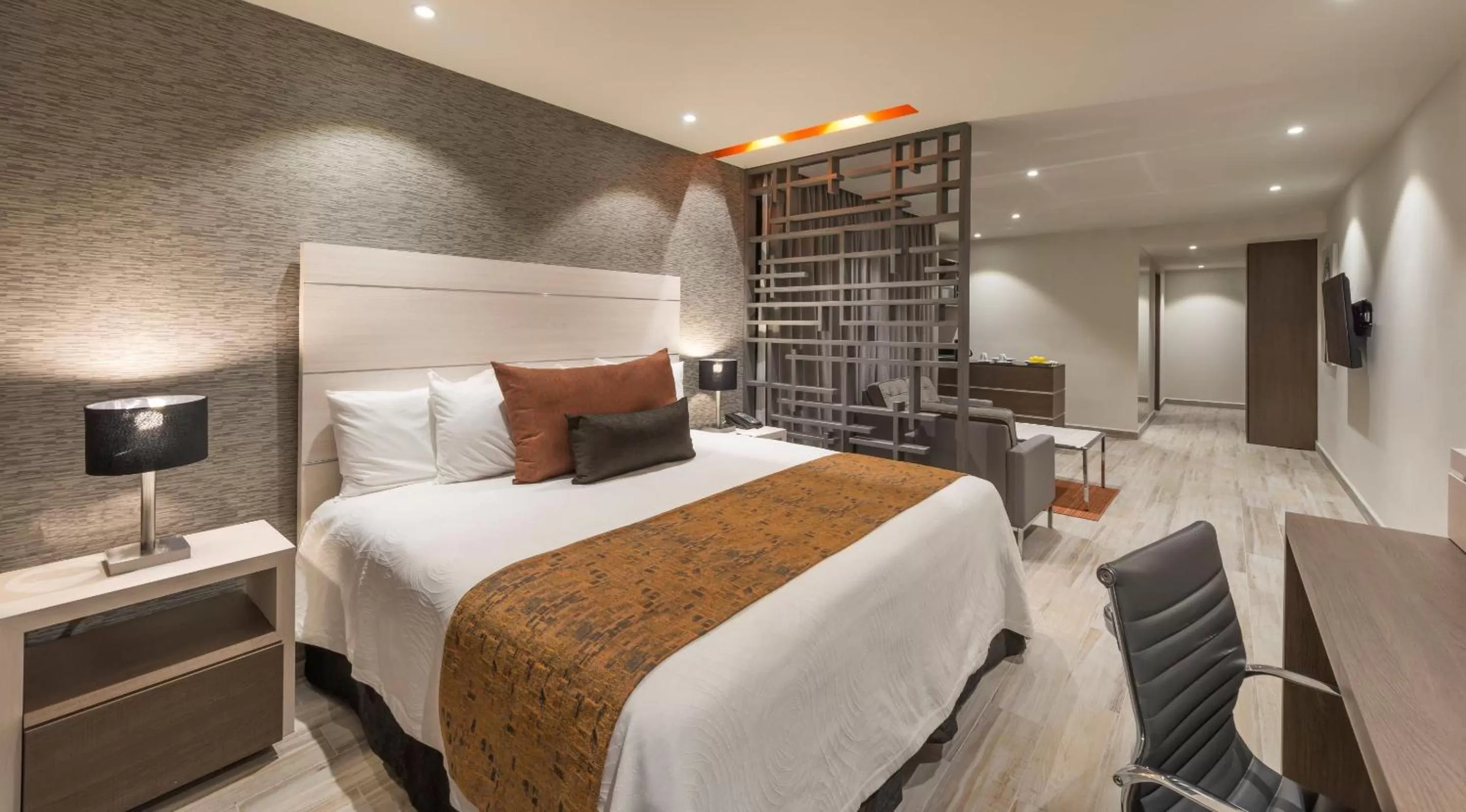 Photo of the whole room, Bed in Real Inn Celaya