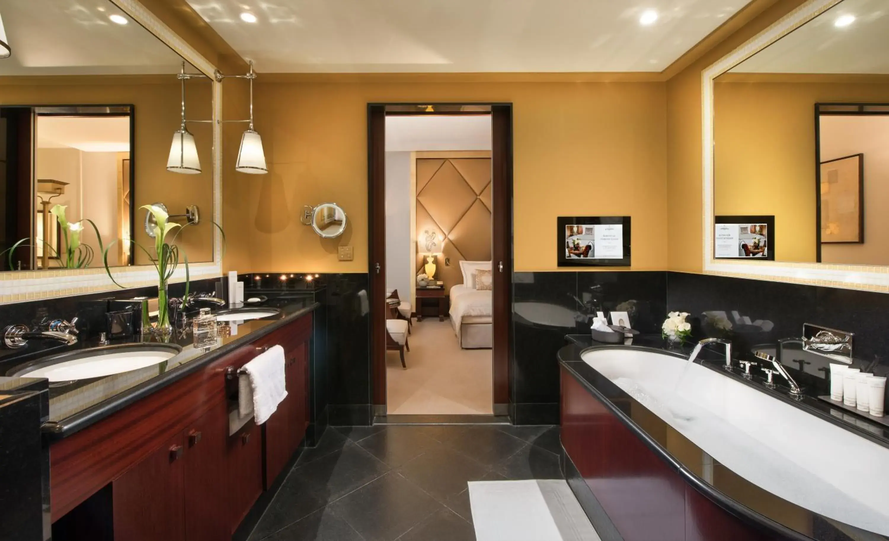 Bathroom in Hotel Barriere Le Fouquet's