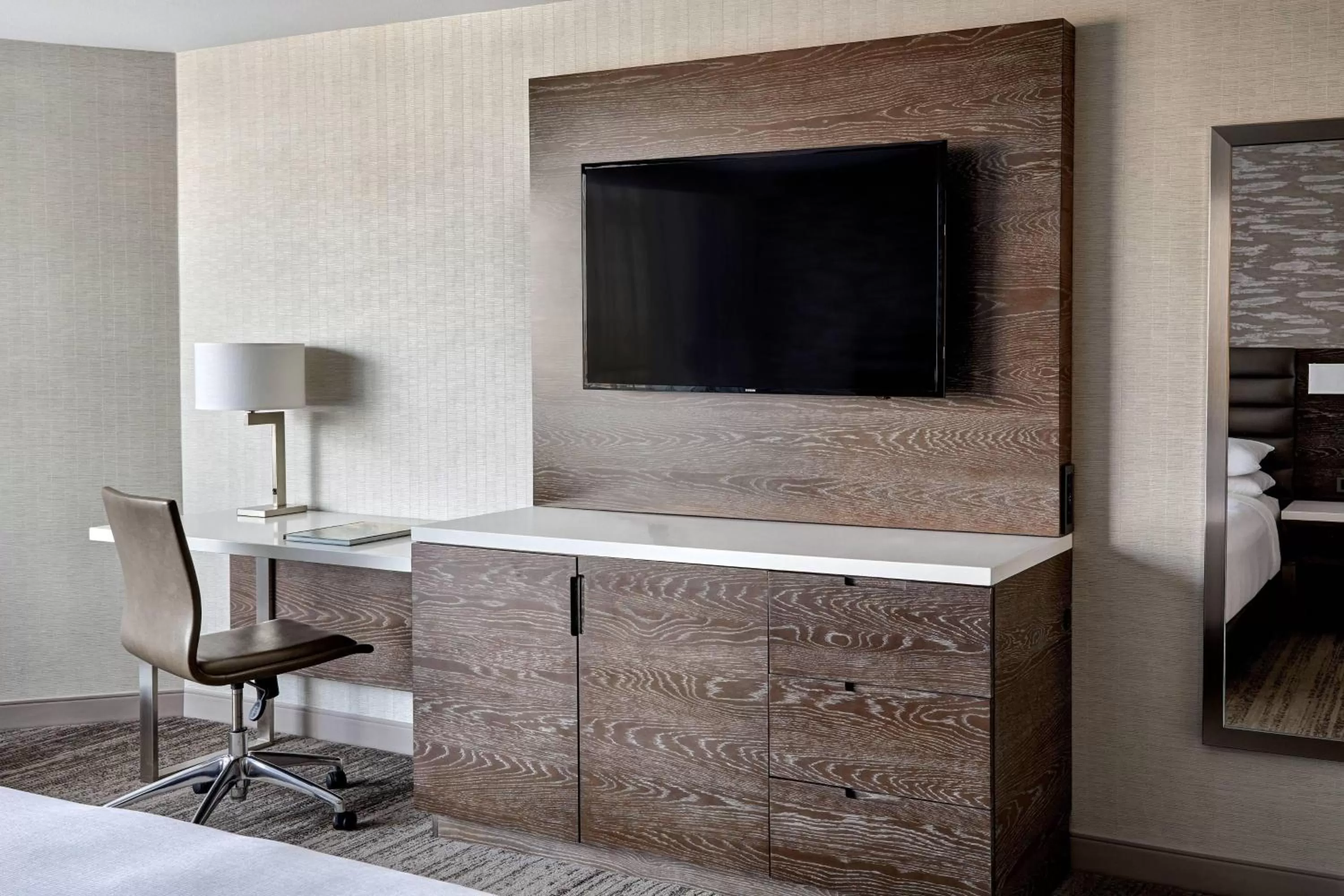 Queen Room with Two Queen Beds - Hearing Accessible in Ventura Beach Marriott