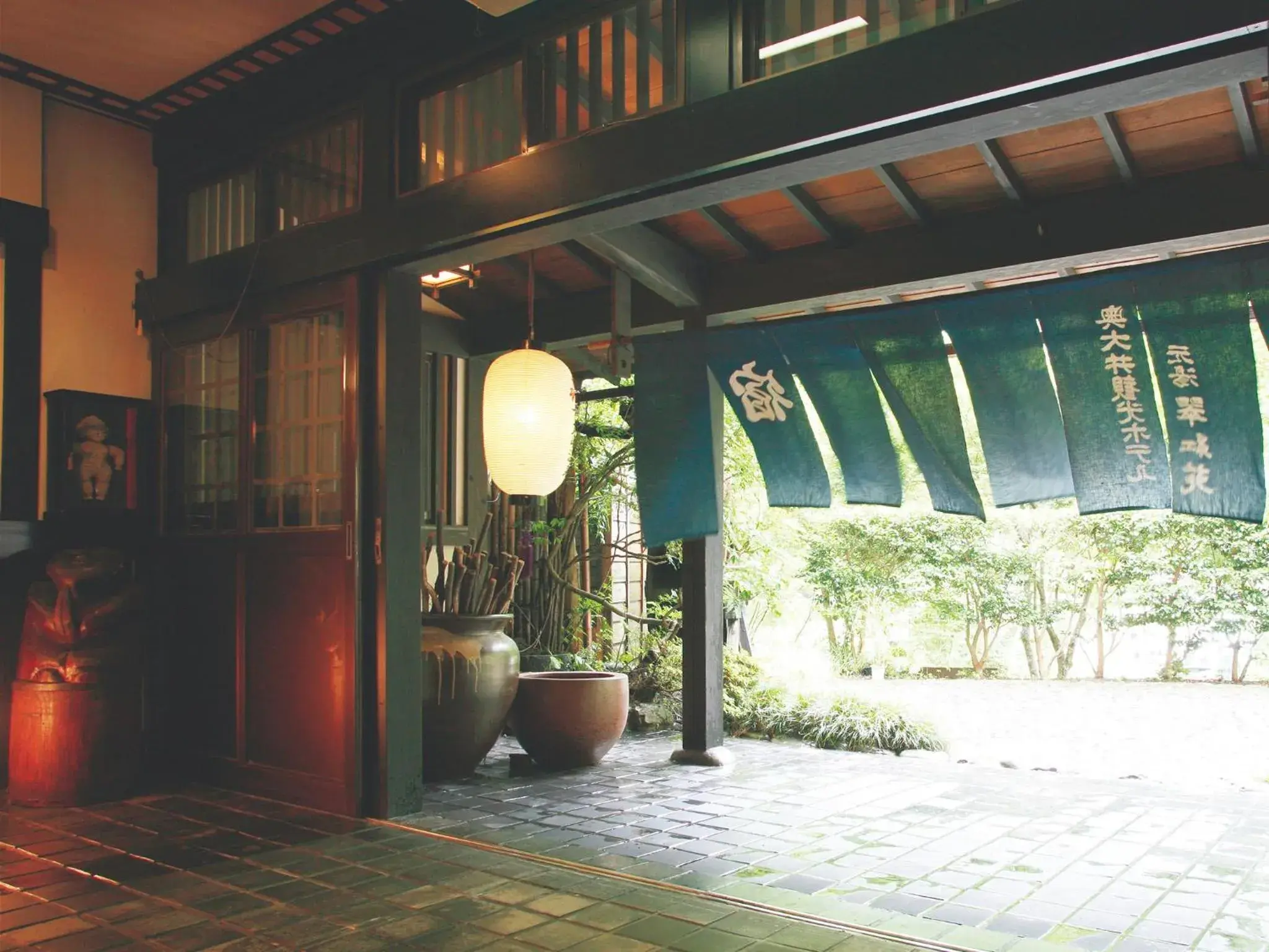 Lobby or reception, Patio/Outdoor Area in Suikoen Ryokan