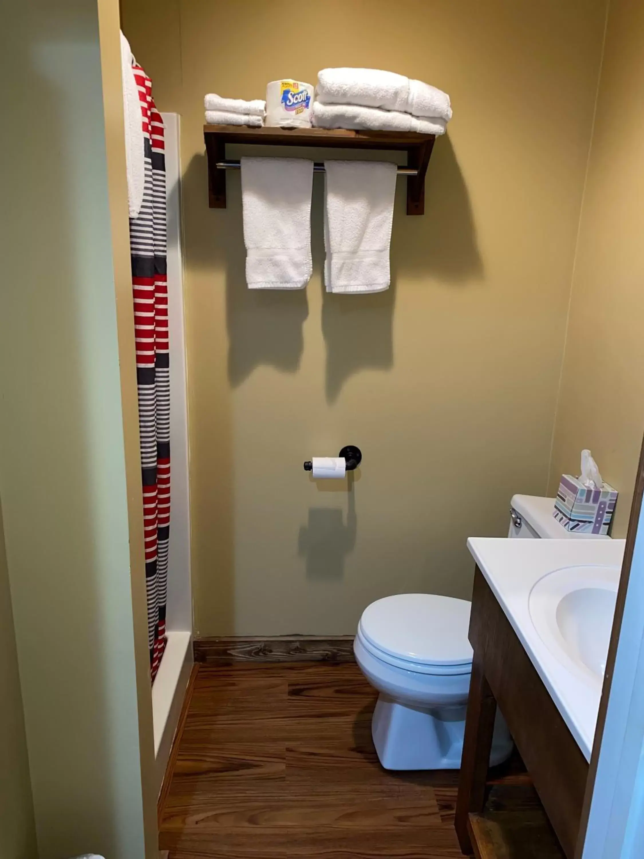 Bathroom in Lake Ontario Motel & Inn