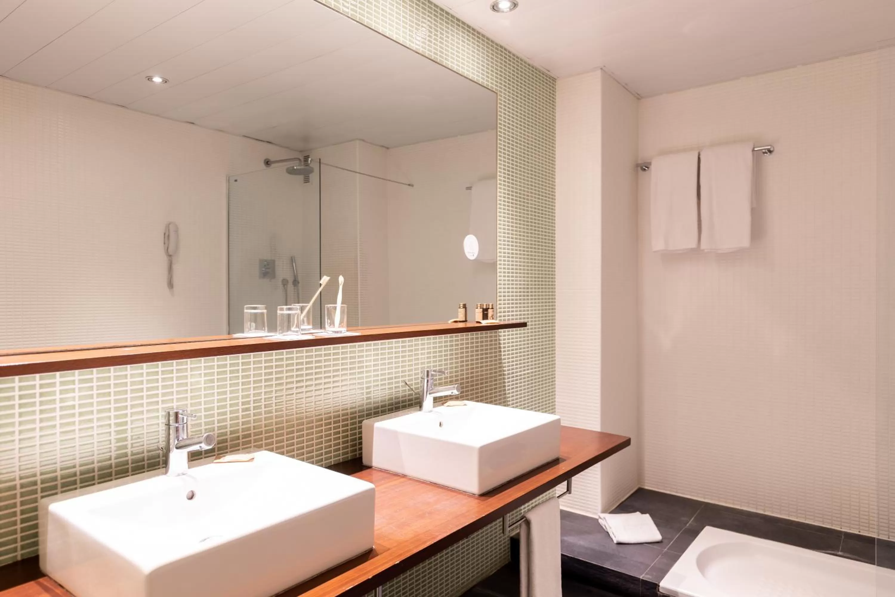 Bathroom in Onix Liceo