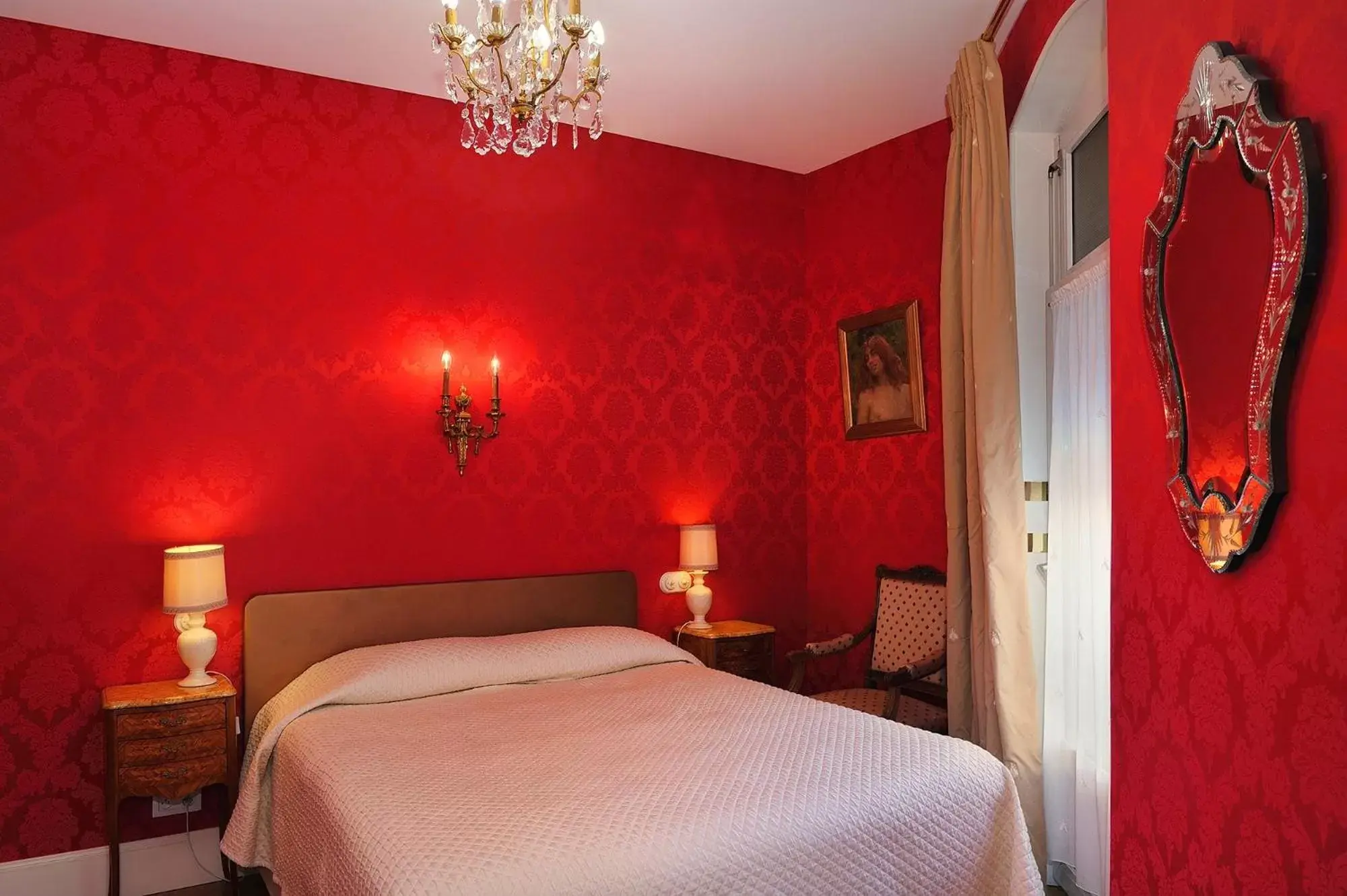 Photo of the whole room, Bed in Hôtel de l'Abeille