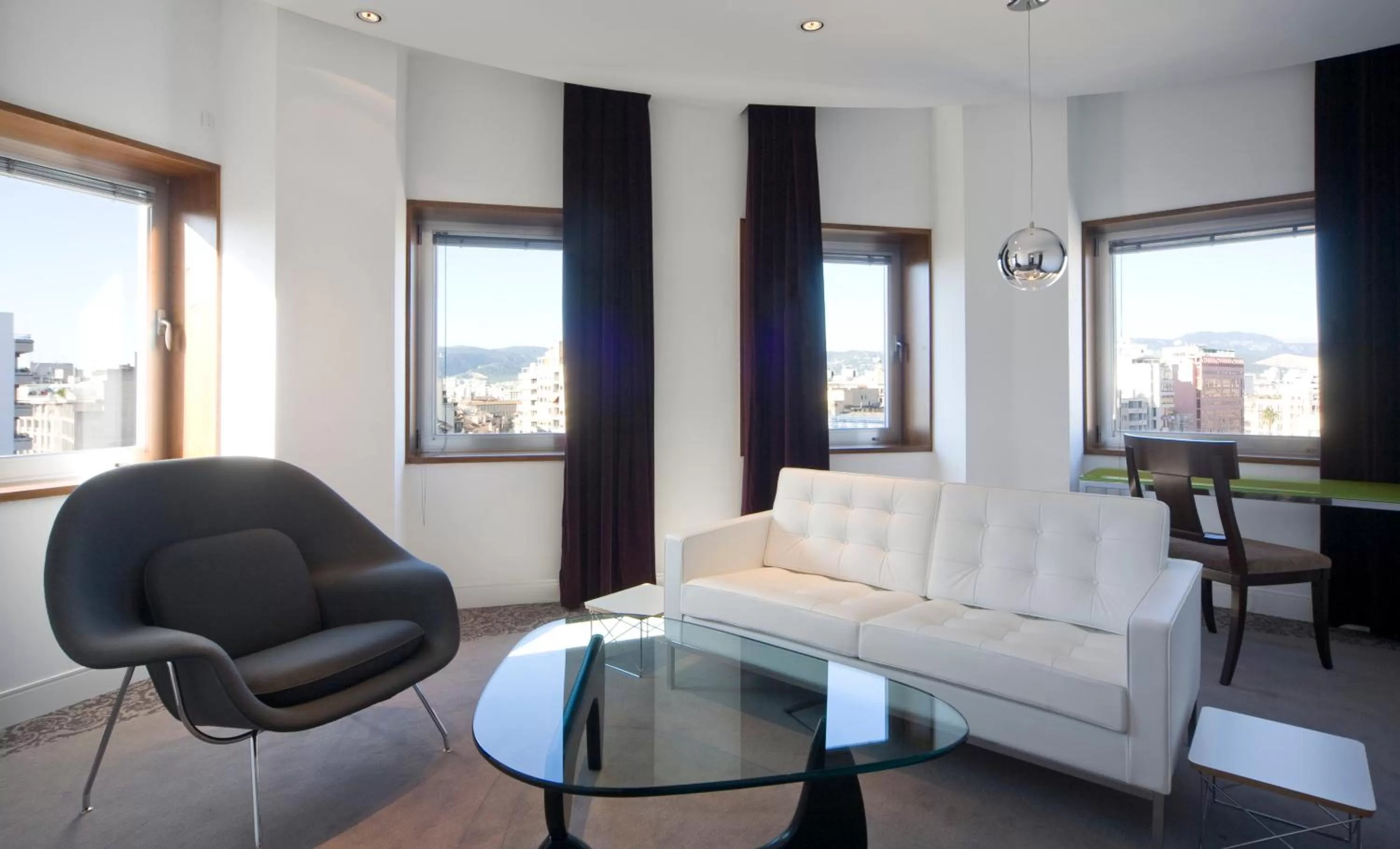 Photo of the whole room in Palacio Avenida