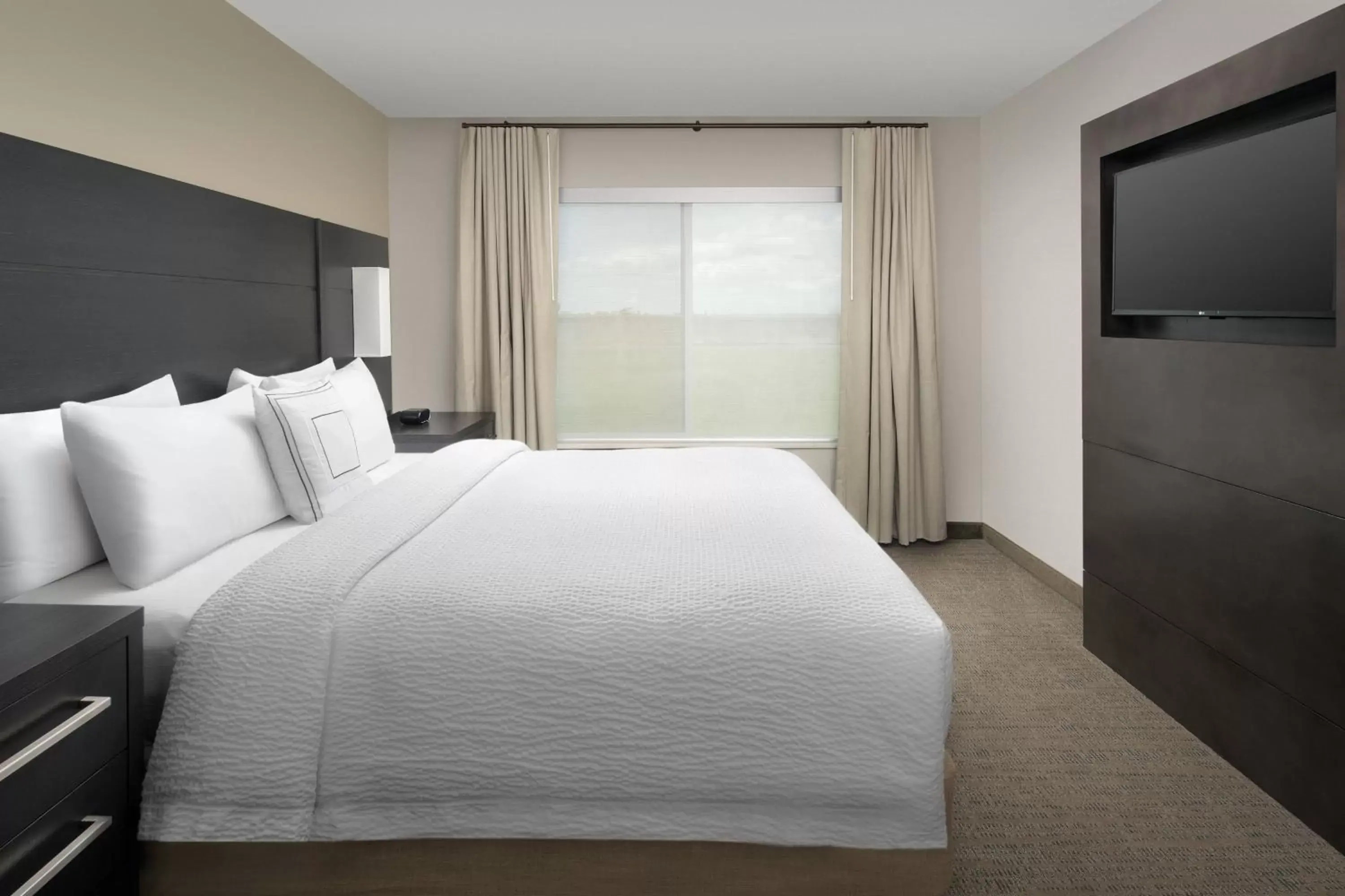 Bedroom, Bed in Residence Inn by Marriott Modesto North