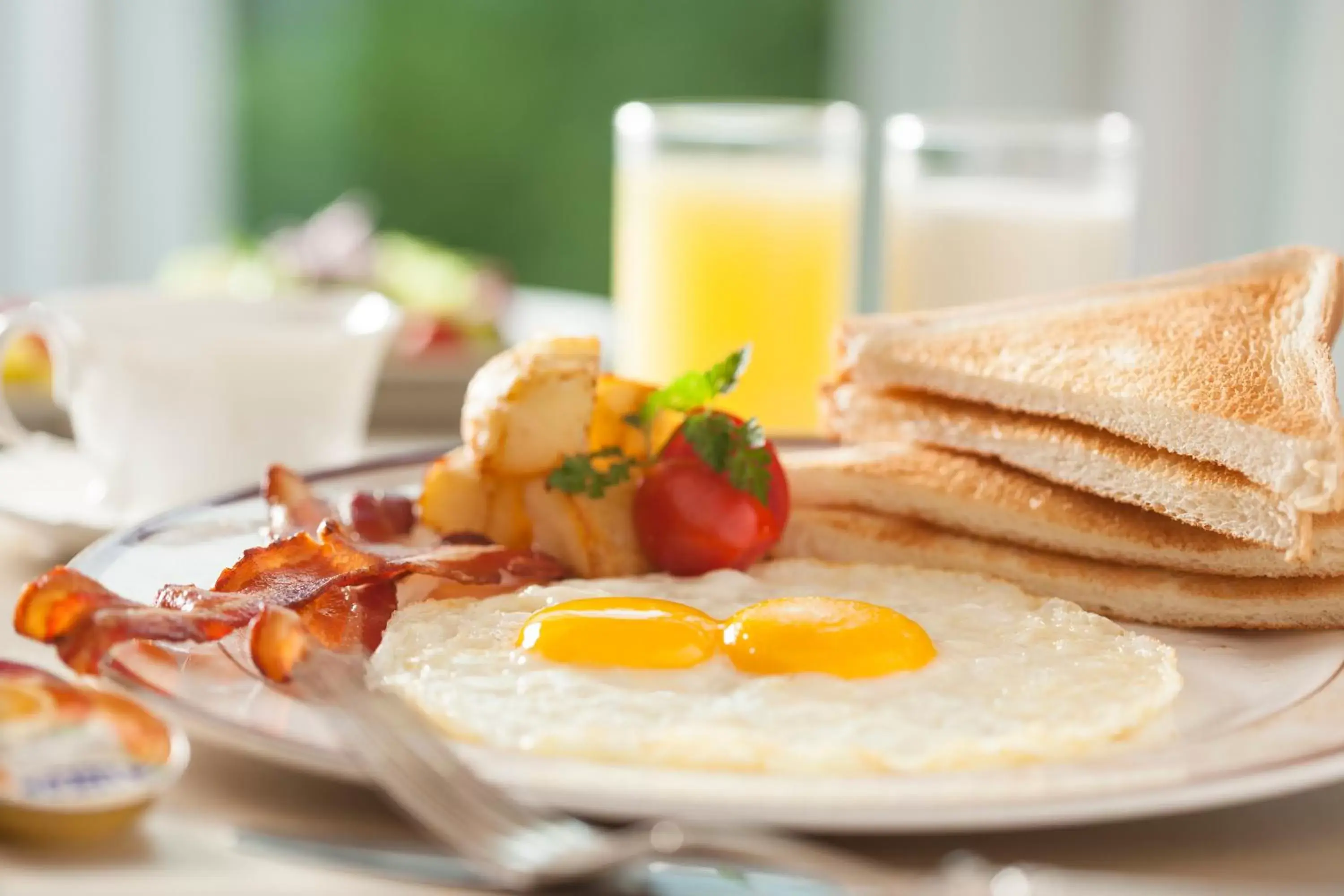 Breakfast, Food in The Howard Plaza Hotel Taipei