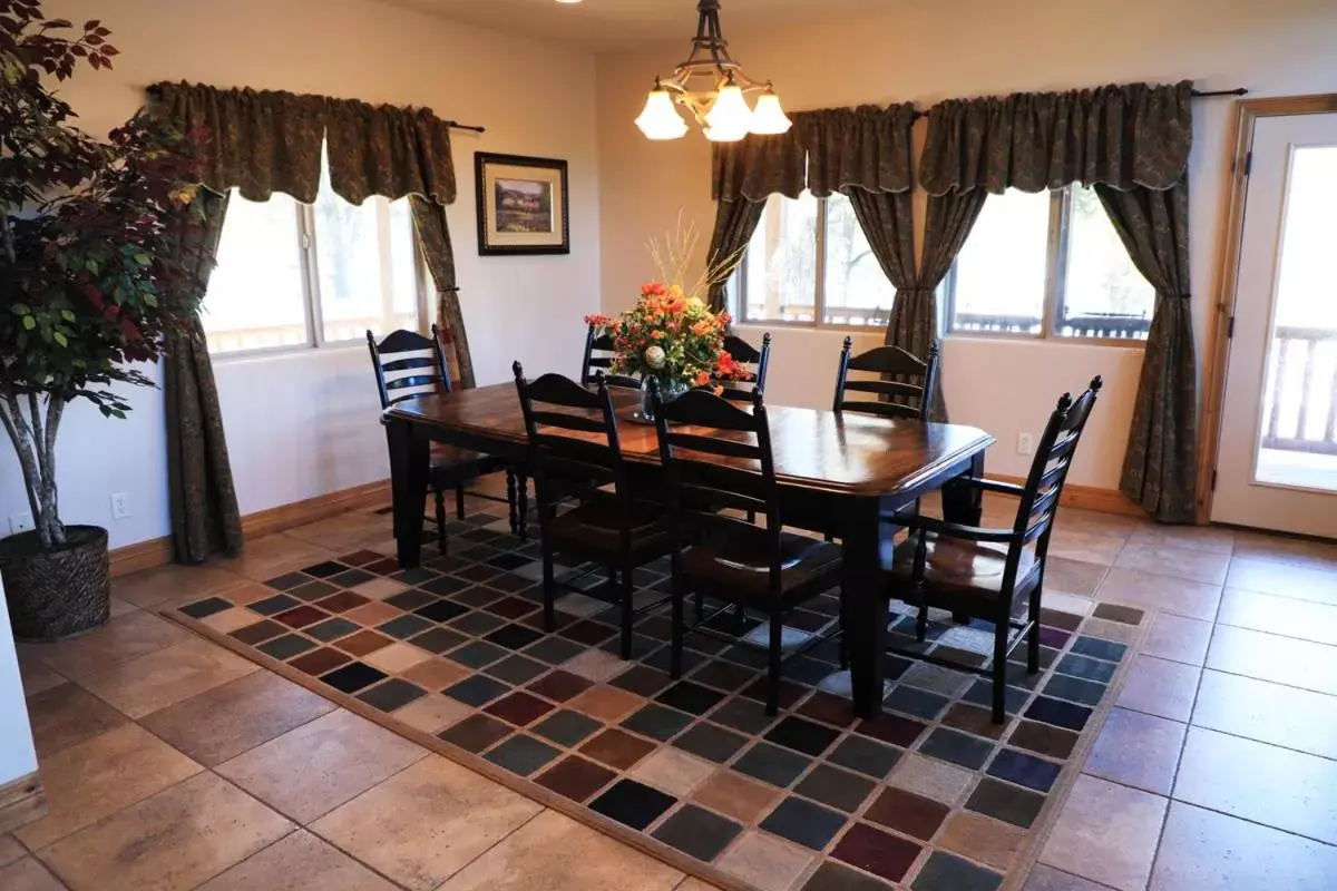 Dining Area in Zion Ponderosa Ranch Resort