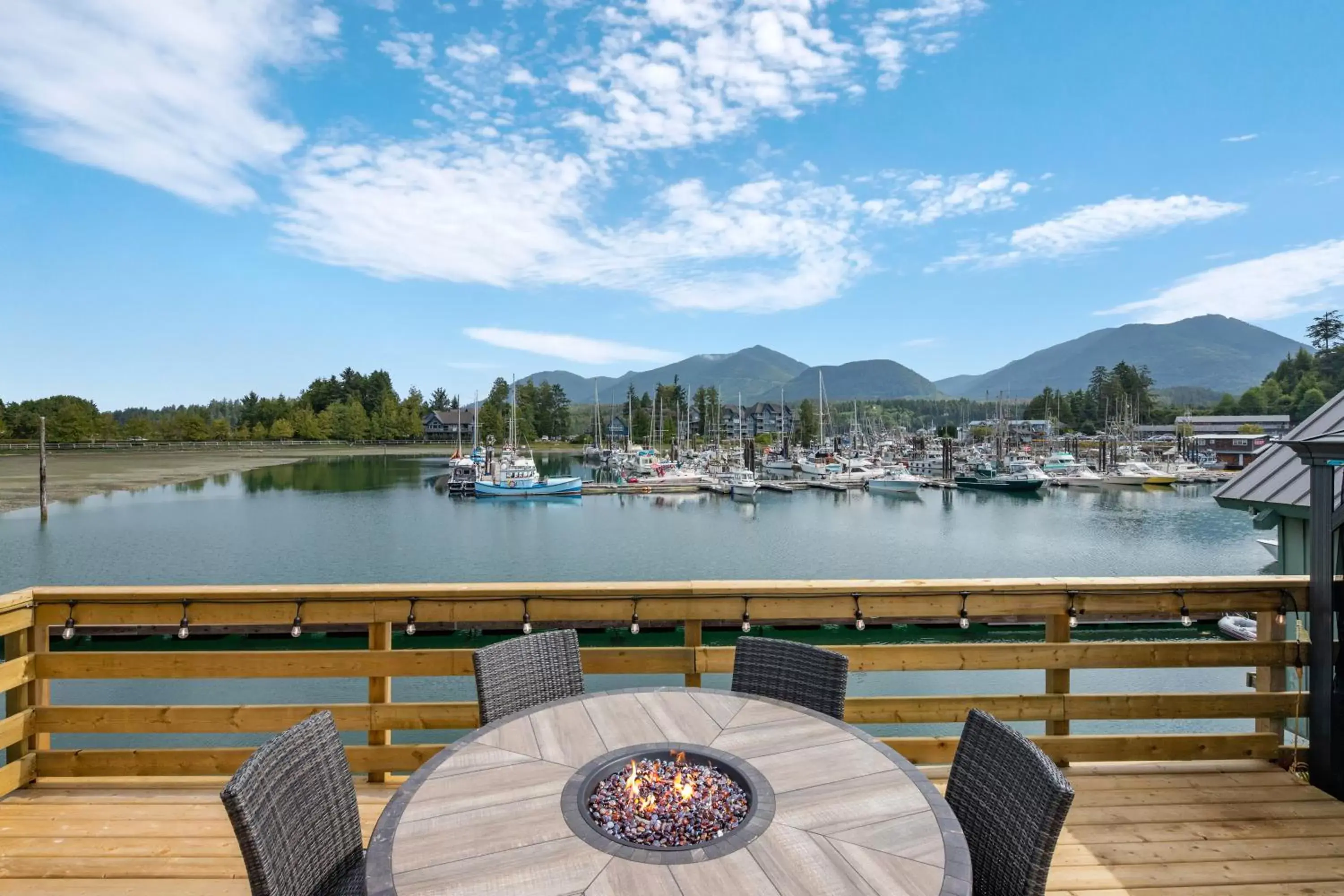 Patio in Canadian Princess Lodge & Marina