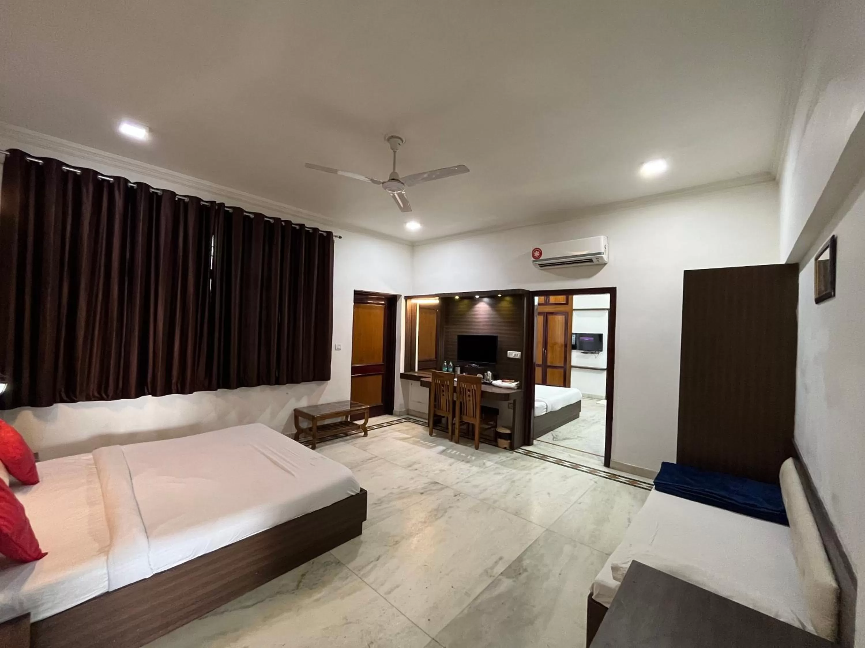 Bedroom, Bed in Hotel Marc Royal