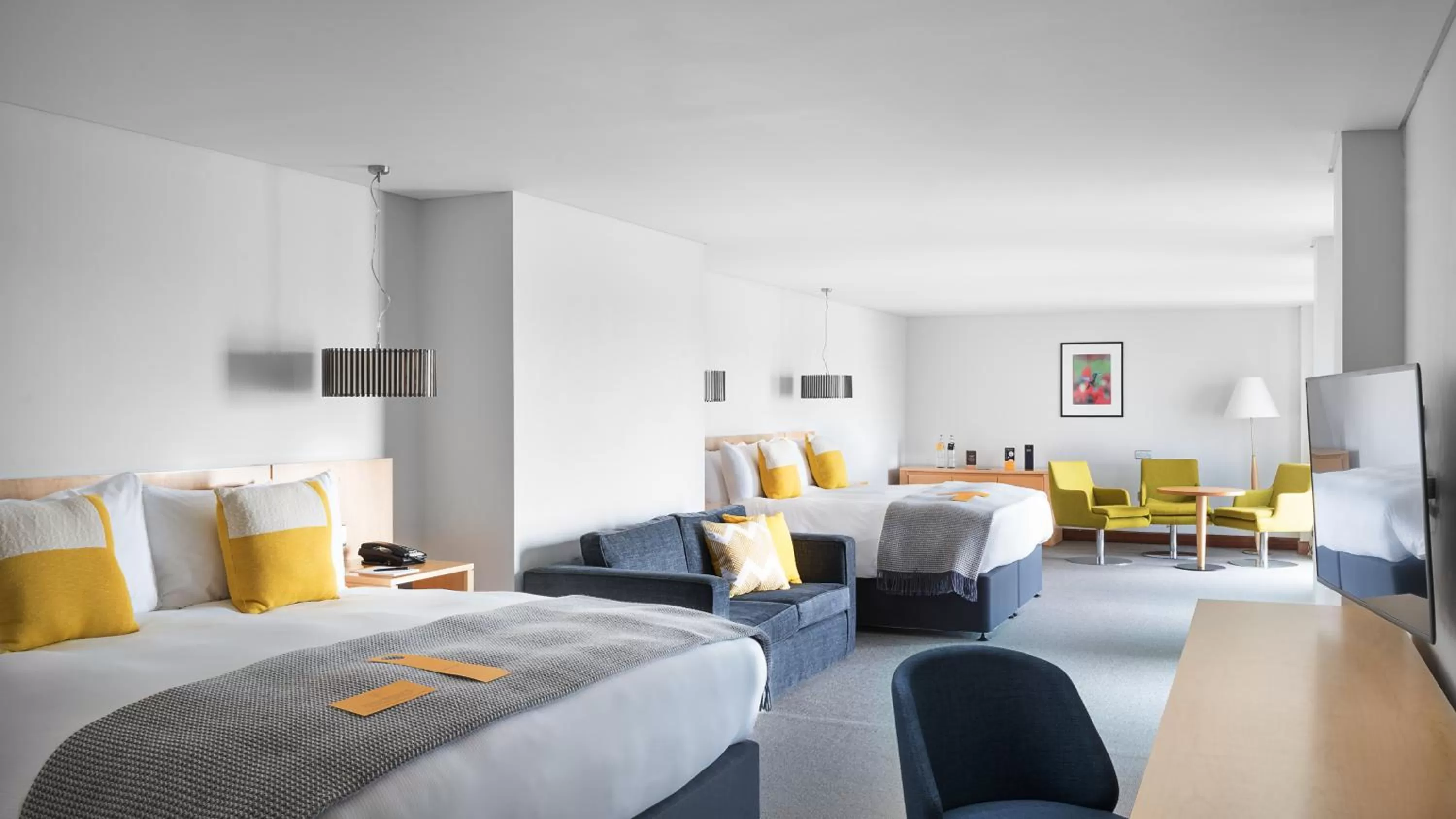 Superior Family Room in voco Reading