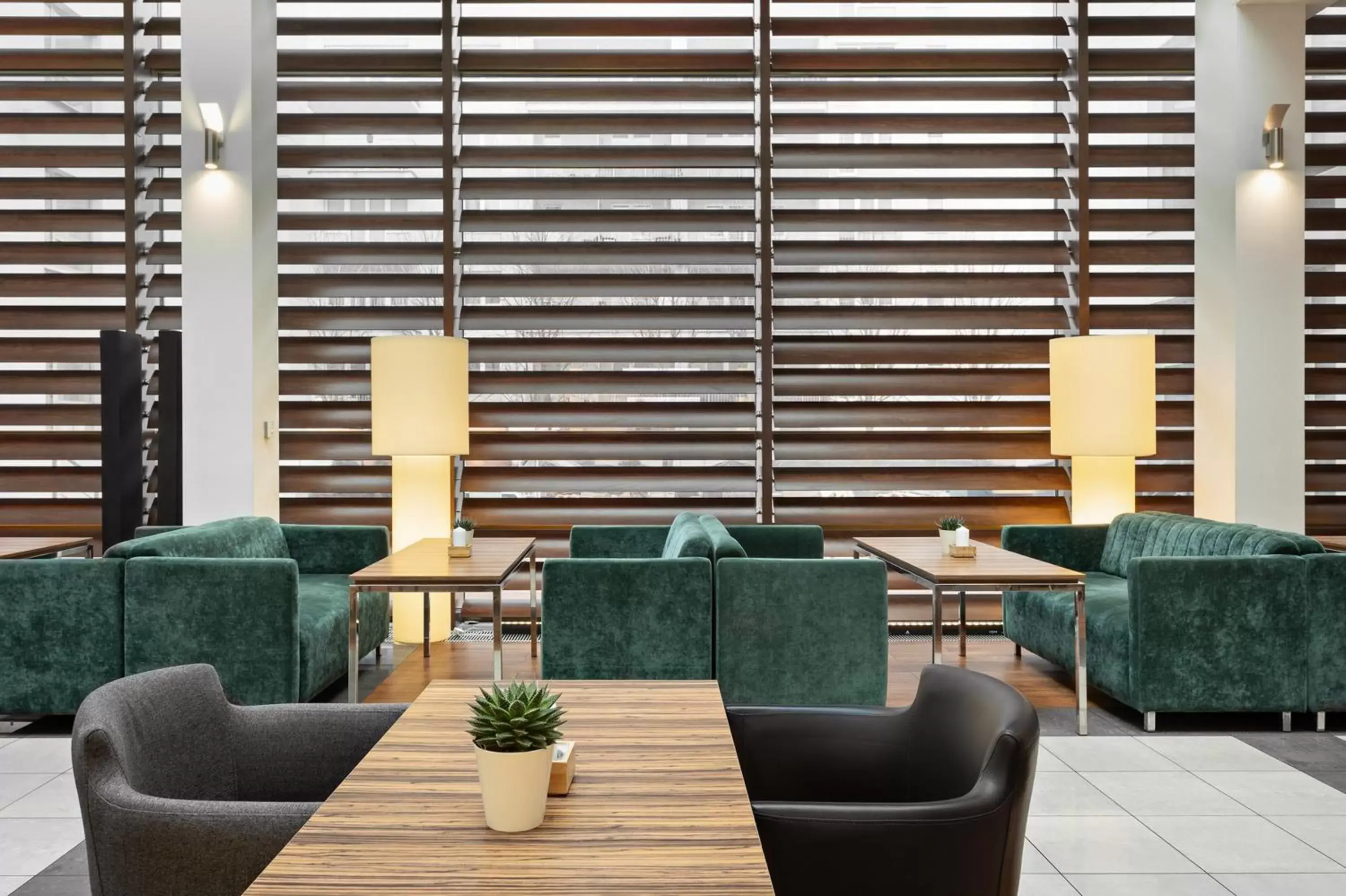 Restaurant/places to eat, Seating Area in Hotel Moderno Poznań