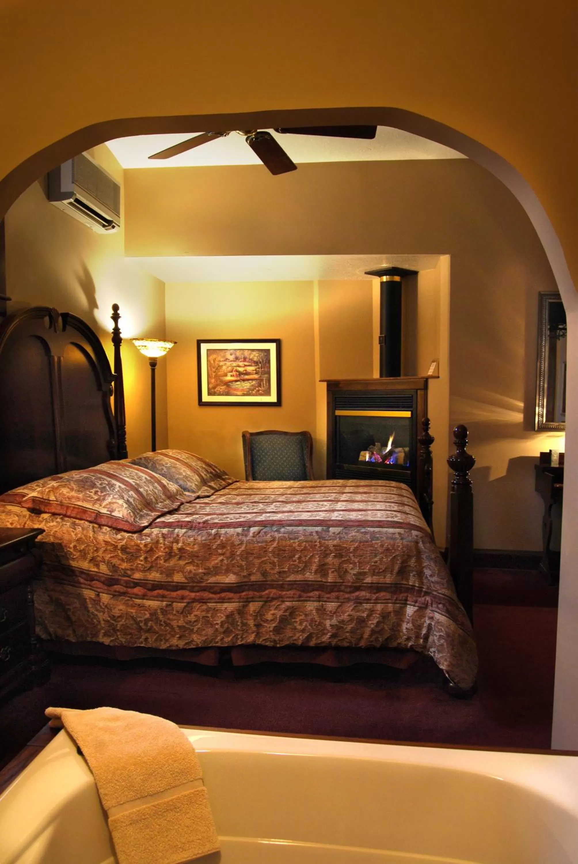 Bed in Afton House Inn