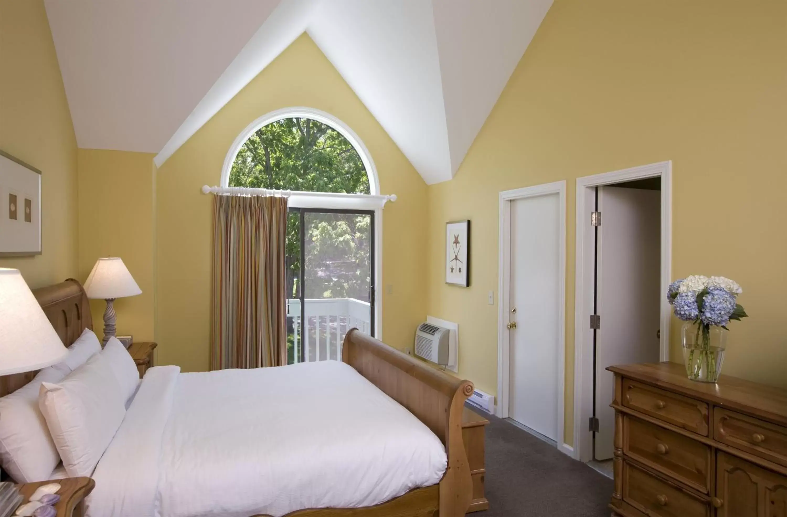 Bedroom, Bed in The Villages at Ocean Edge Resort & Golf Club