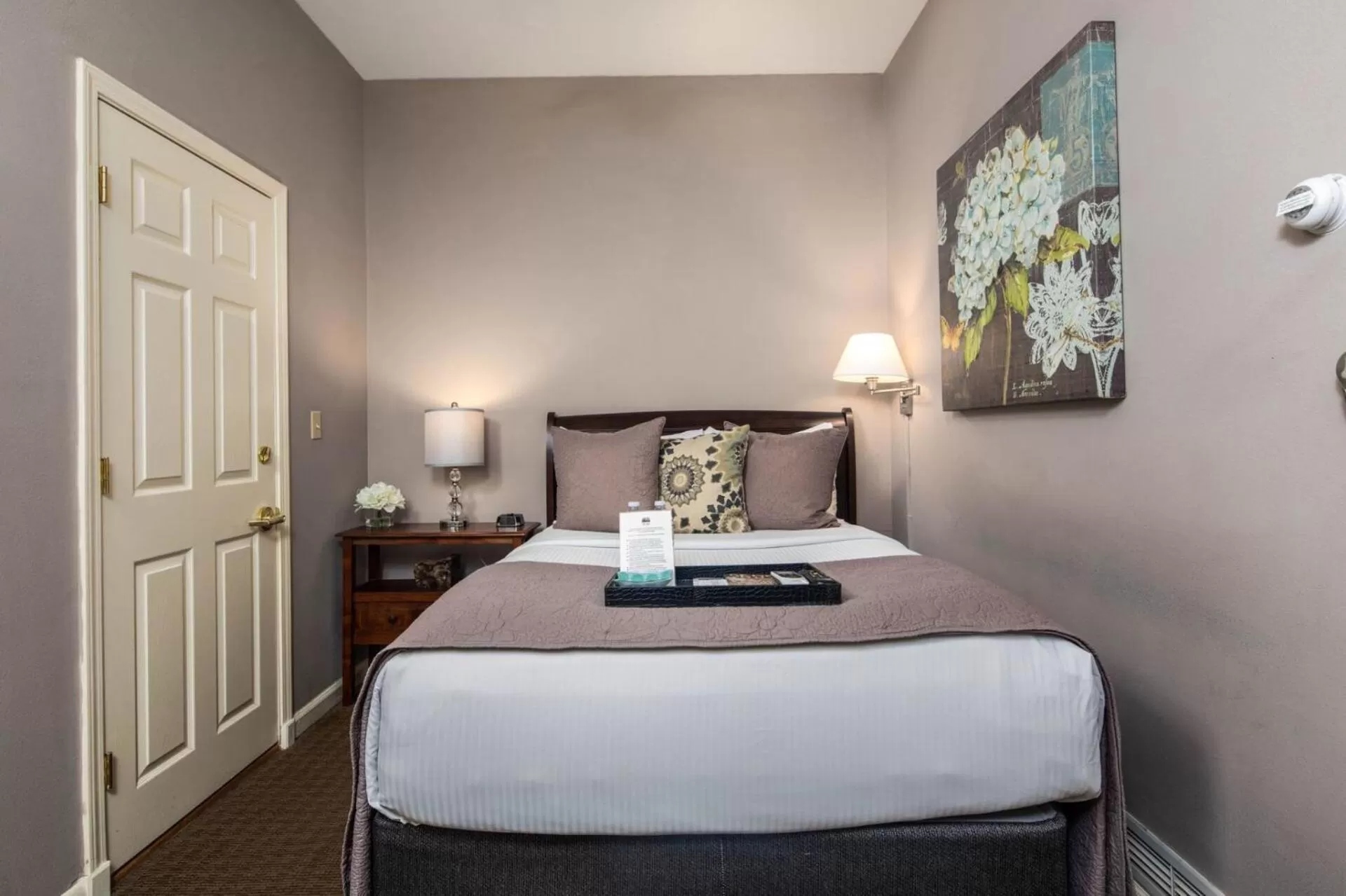 Bed in Inn Above Oak Creek Sedona