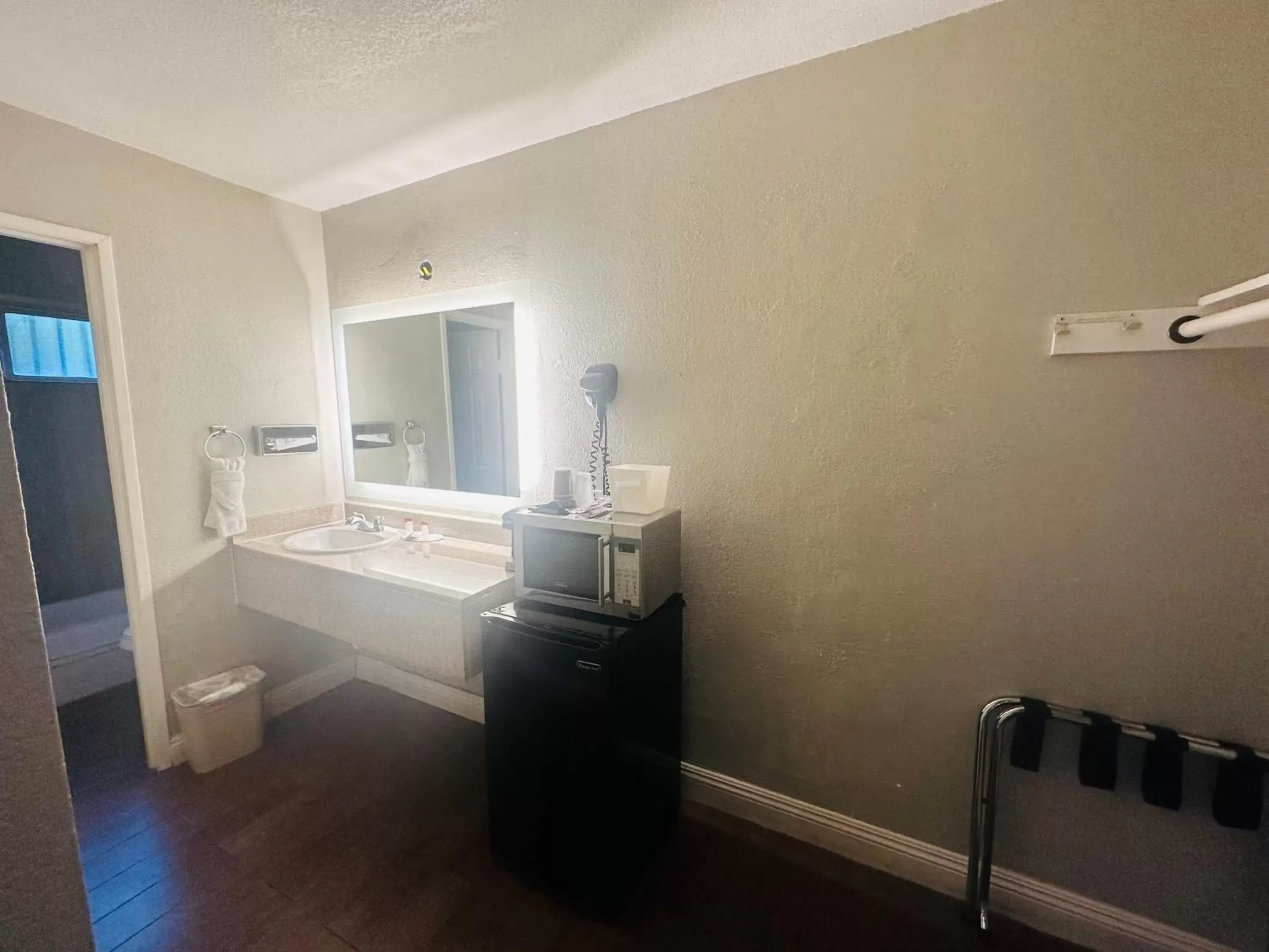 Bedroom, Bathroom in Casa Blanca Hotel & Suites Orange