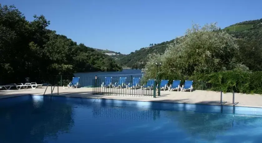 Natural landscape, Swimming Pool in Quinta da Ermida - Turismo de Habitacao