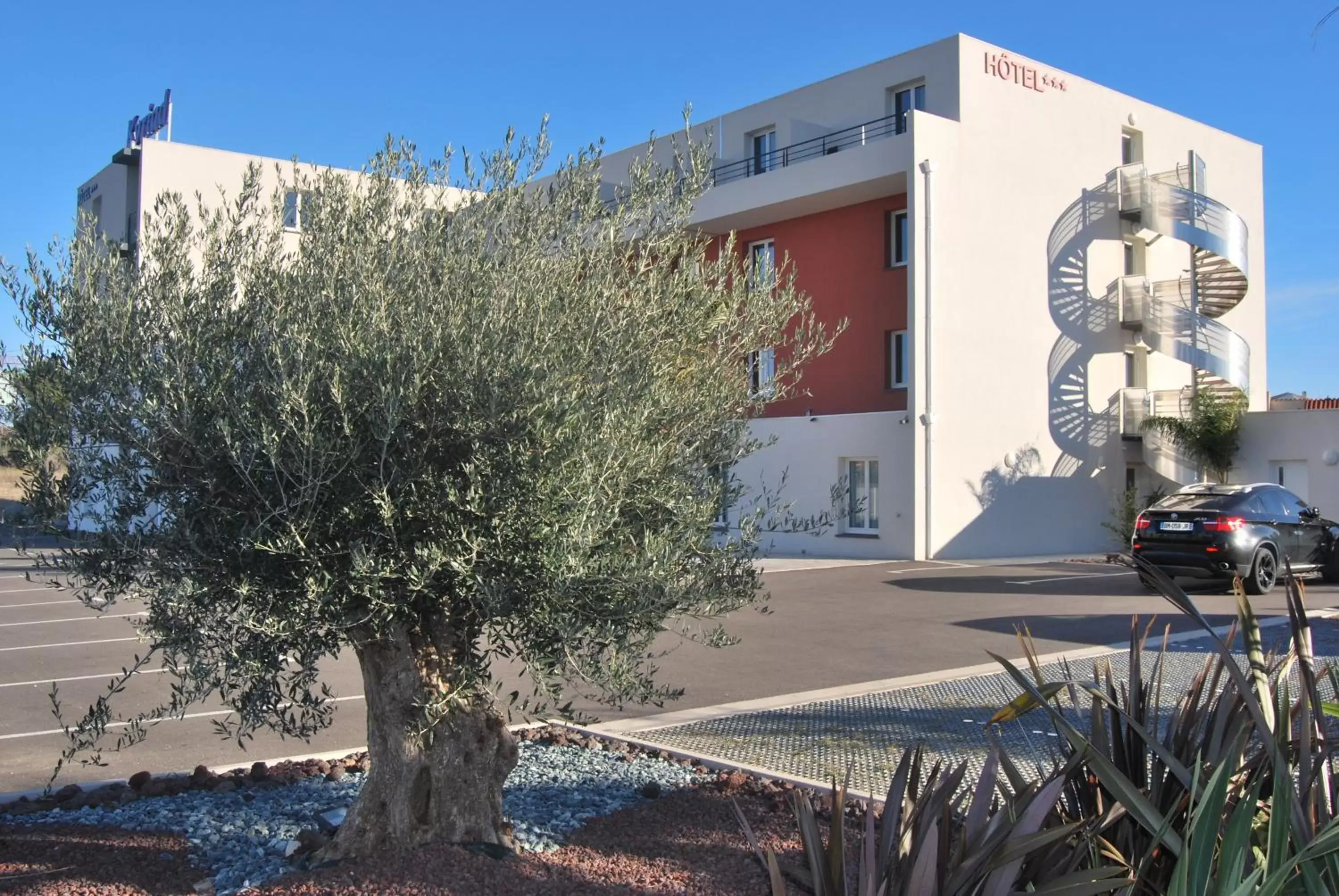 Facade/entrance, Property Building in Kyriad Perpignan Sud