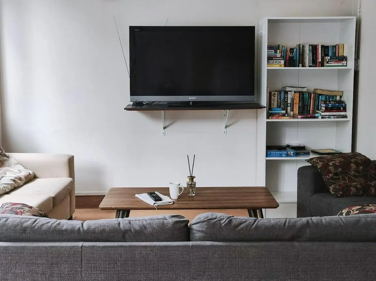 Communal lounge/ TV room, TV/Entertainment Center in Newton Lodge