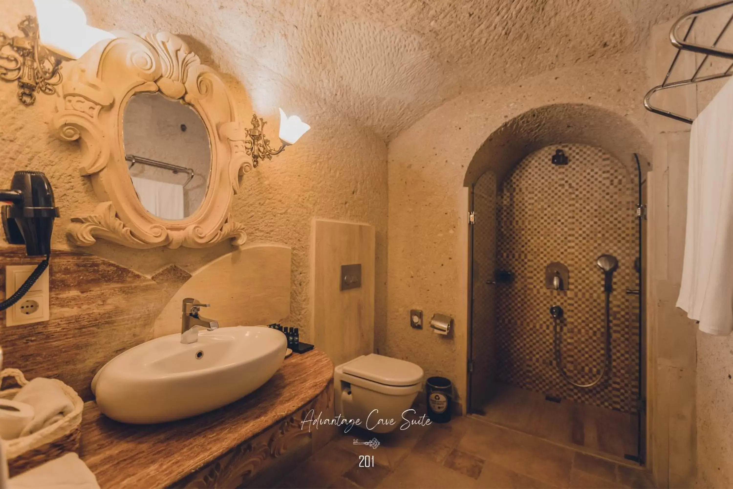 Bathroom in Nino Cave Suites