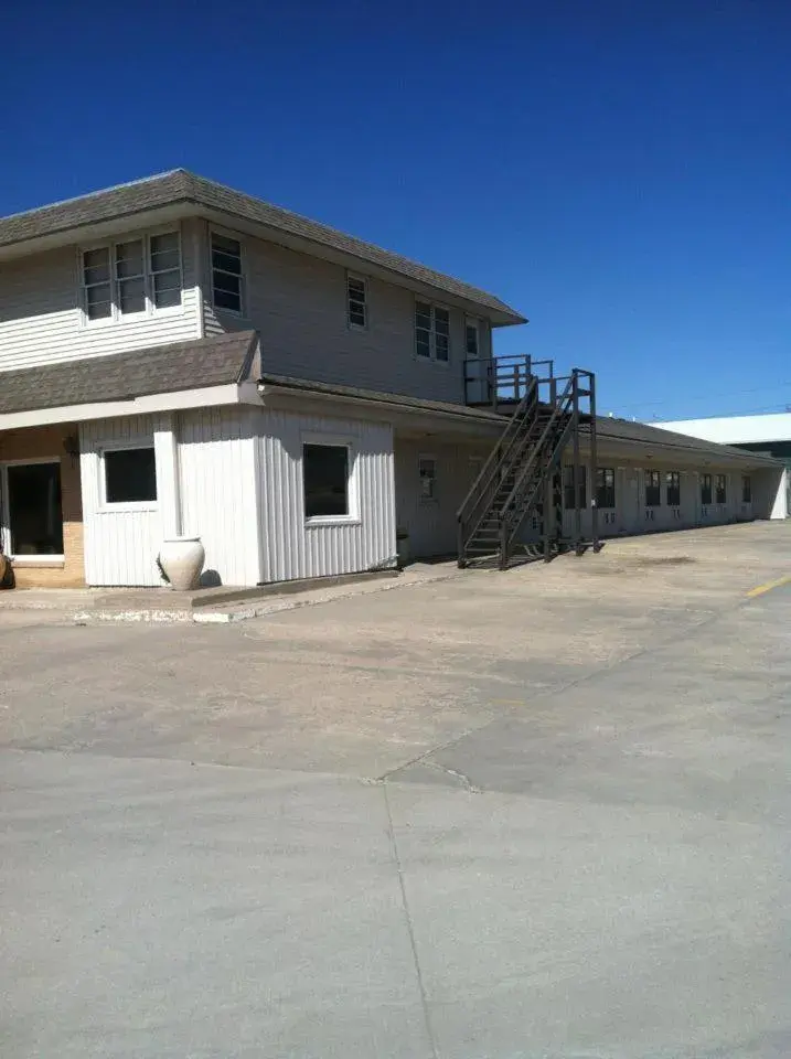 Property Building in Brooks Motel