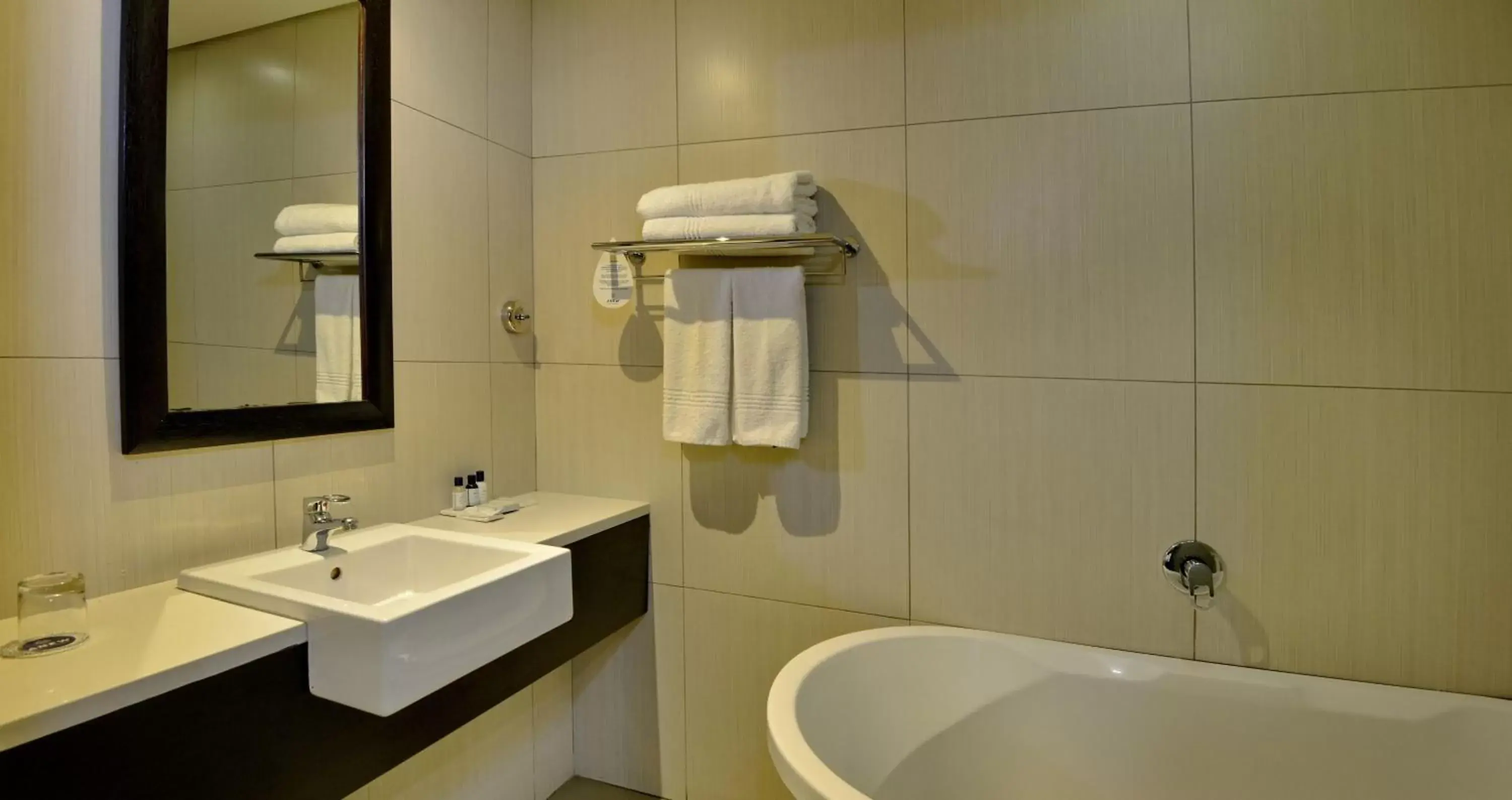 Bathroom in ANEW Hotel Witbank Emalahleni