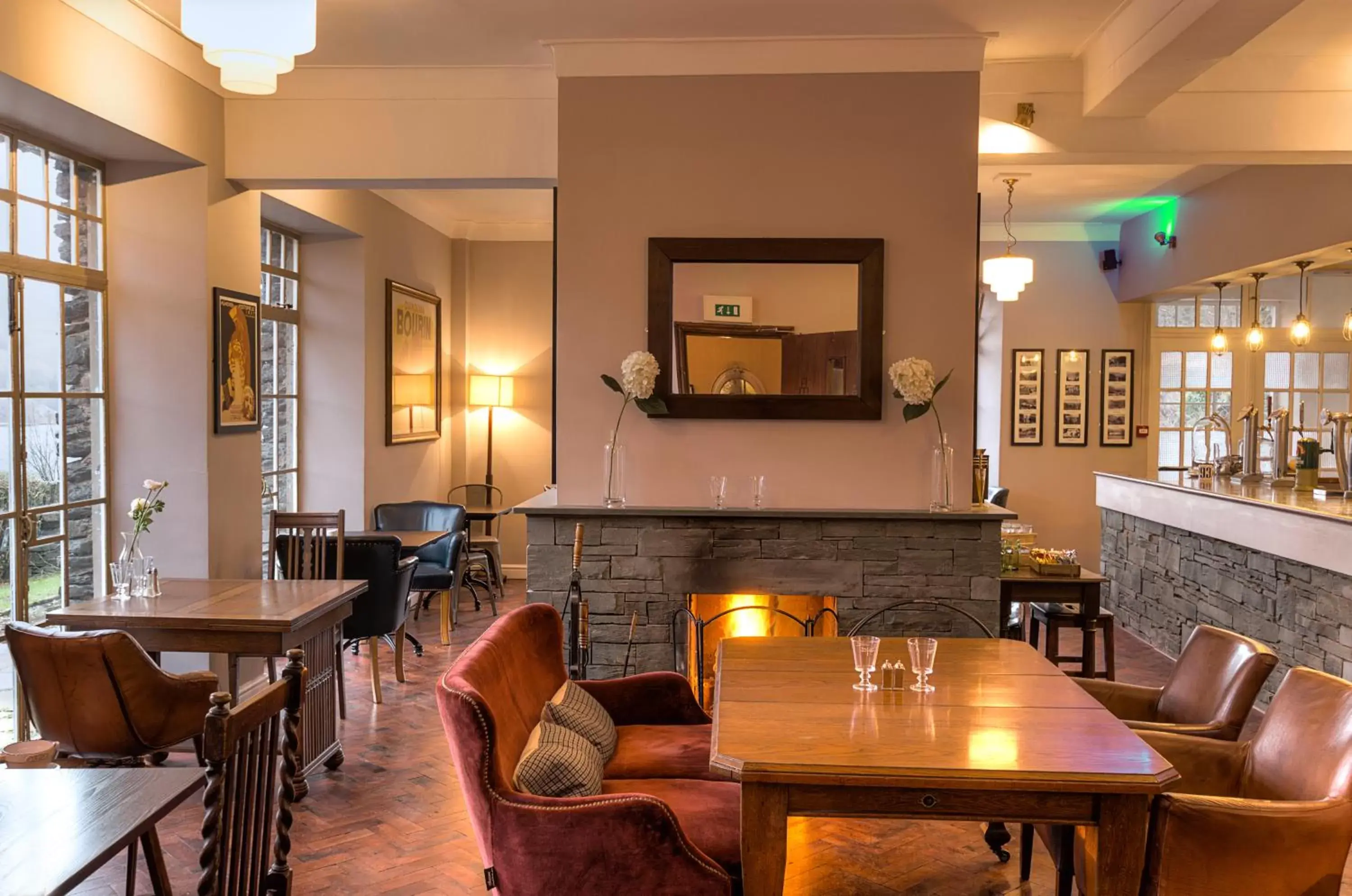 Lounge or bar, Restaurant/Places to Eat in Haweswater Hotel