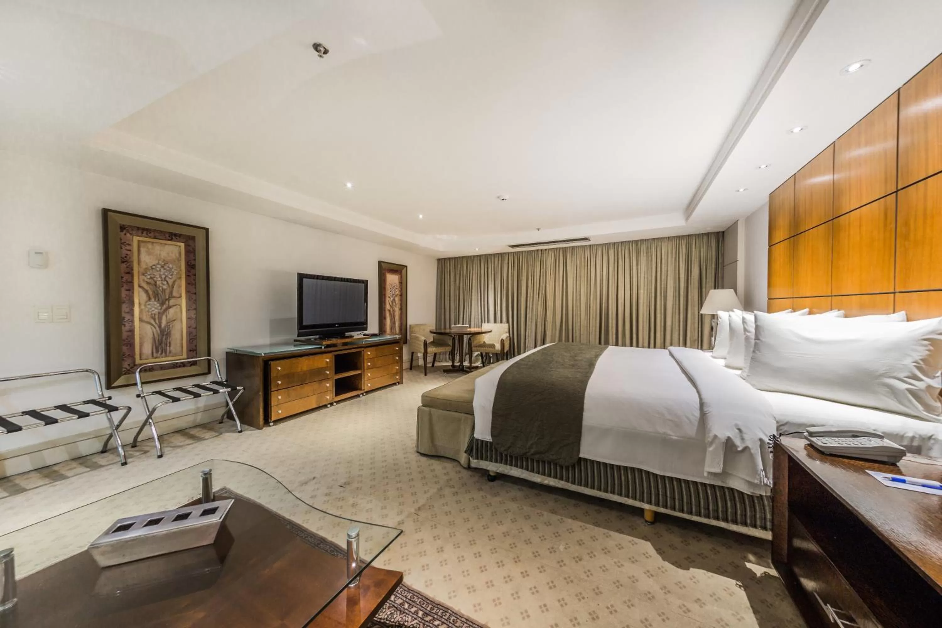 Bed in Grand Bittar Hotel