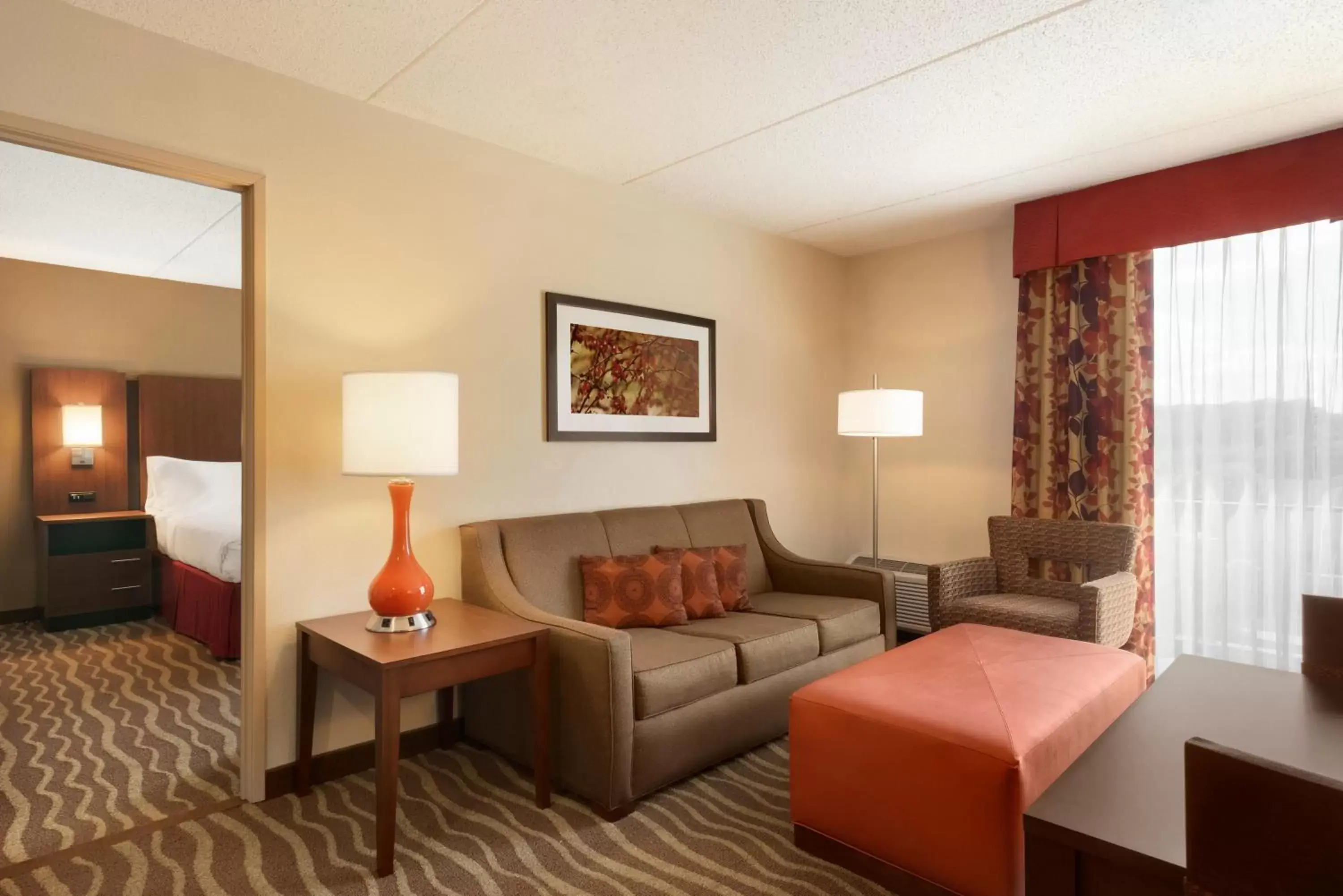 Photo of the whole room, Seating Area in Holiday Inn Hotel & Suites Des Moines-Northwest, an IHG Hotel