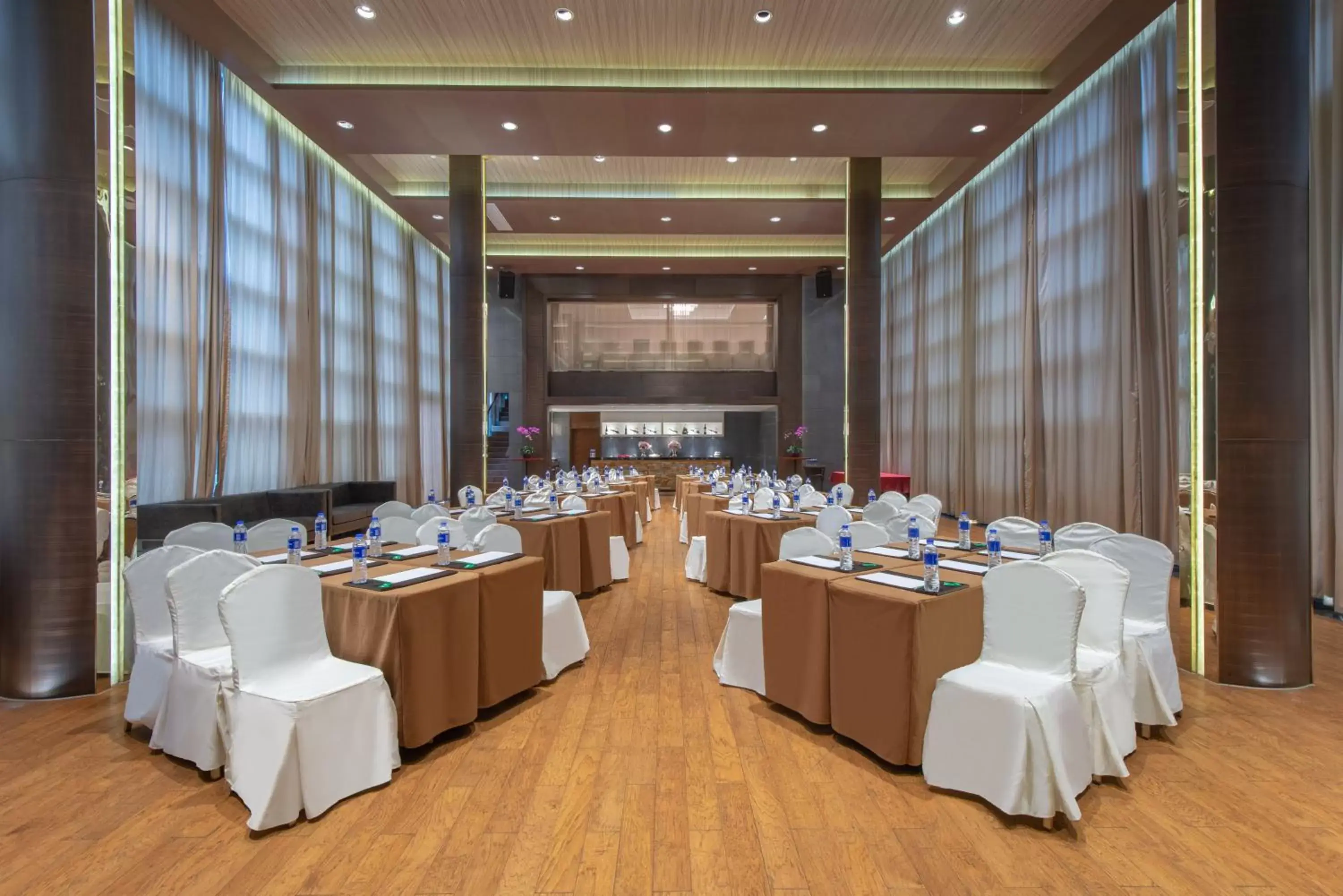 Meeting/conference room, Banquet Facilities in Holiday Inn Shanghai Songjiang, an IHG Hotel - Miaoqian Street