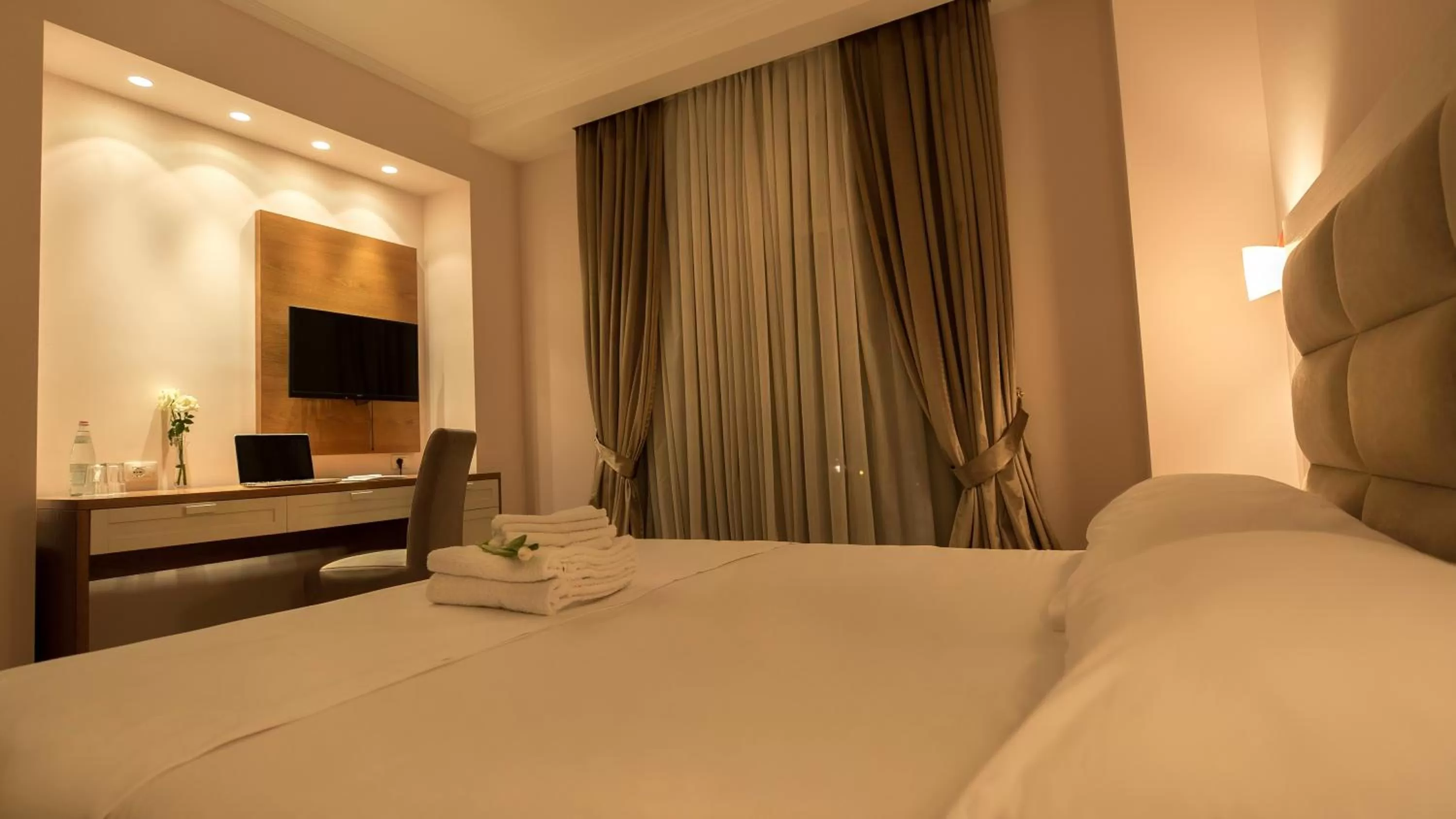 Bed in Royal Hill Hotel