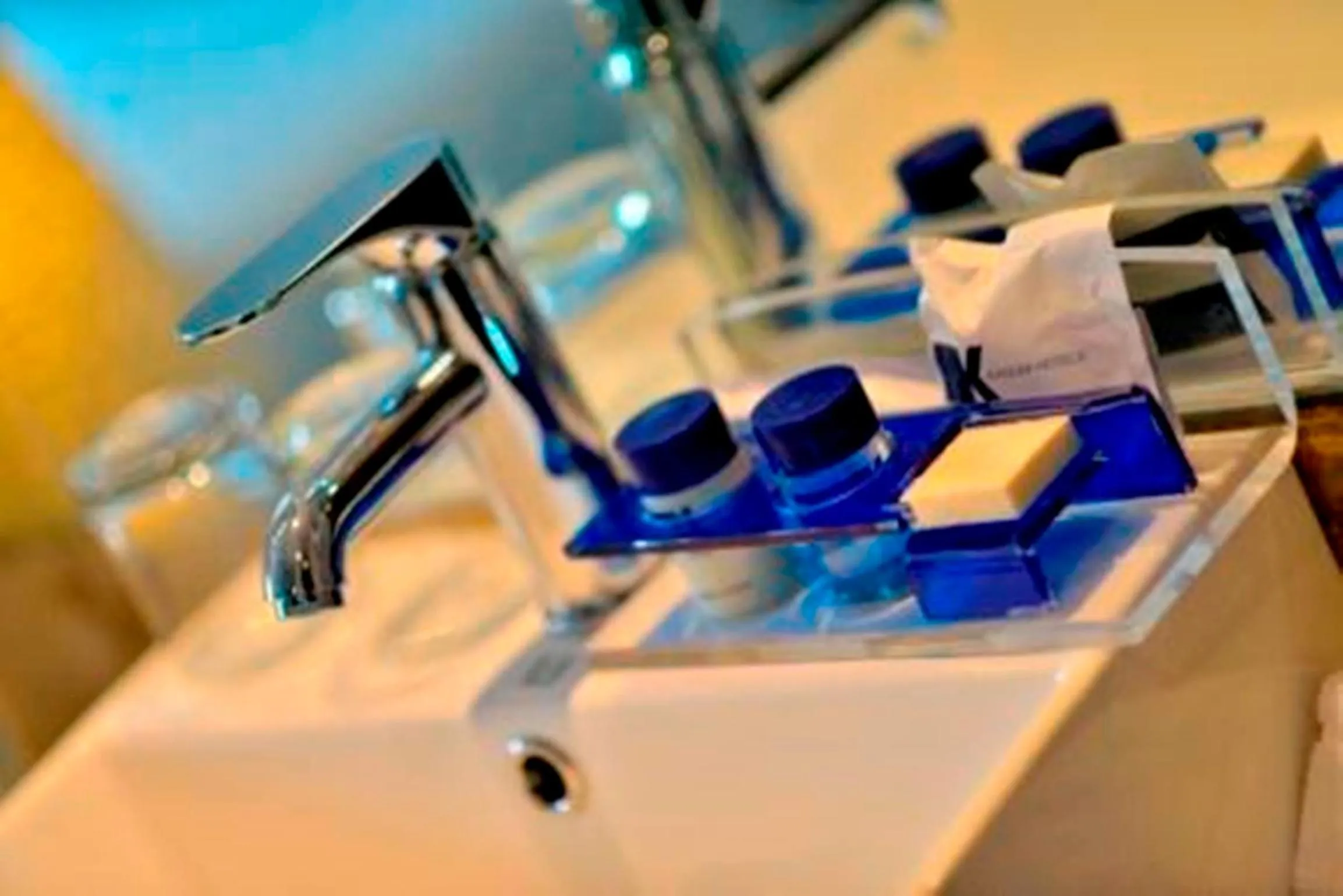 Bathroom in Serela Cihampelas by KAGUM Hotels