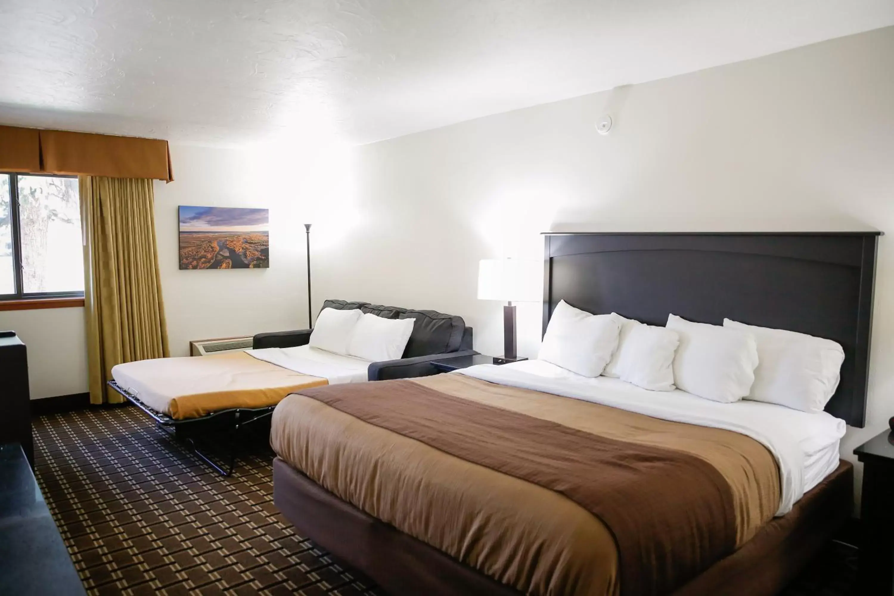 Bedroom, Bed in Billings Hotel & Convention Center