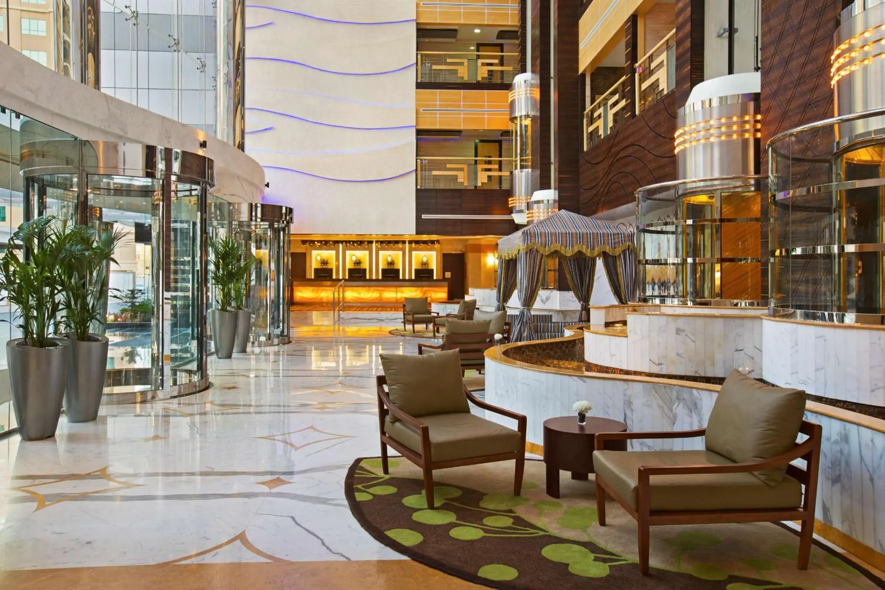 Restaurant/places to eat, Lounge/Bar in DoubleTree by Hilton Hotel and Residences Dubai – Al Barsha