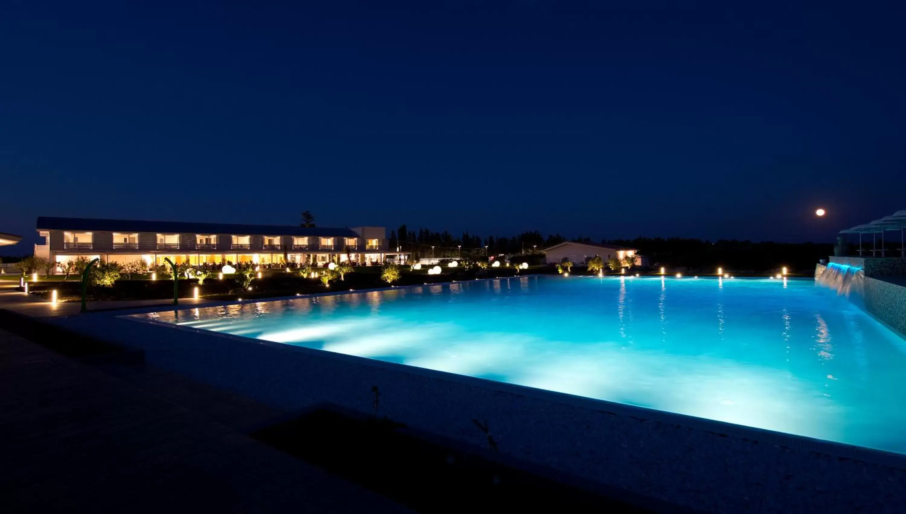 Property building, Swimming Pool in Wellness Spa Hotel Principe Fitalia