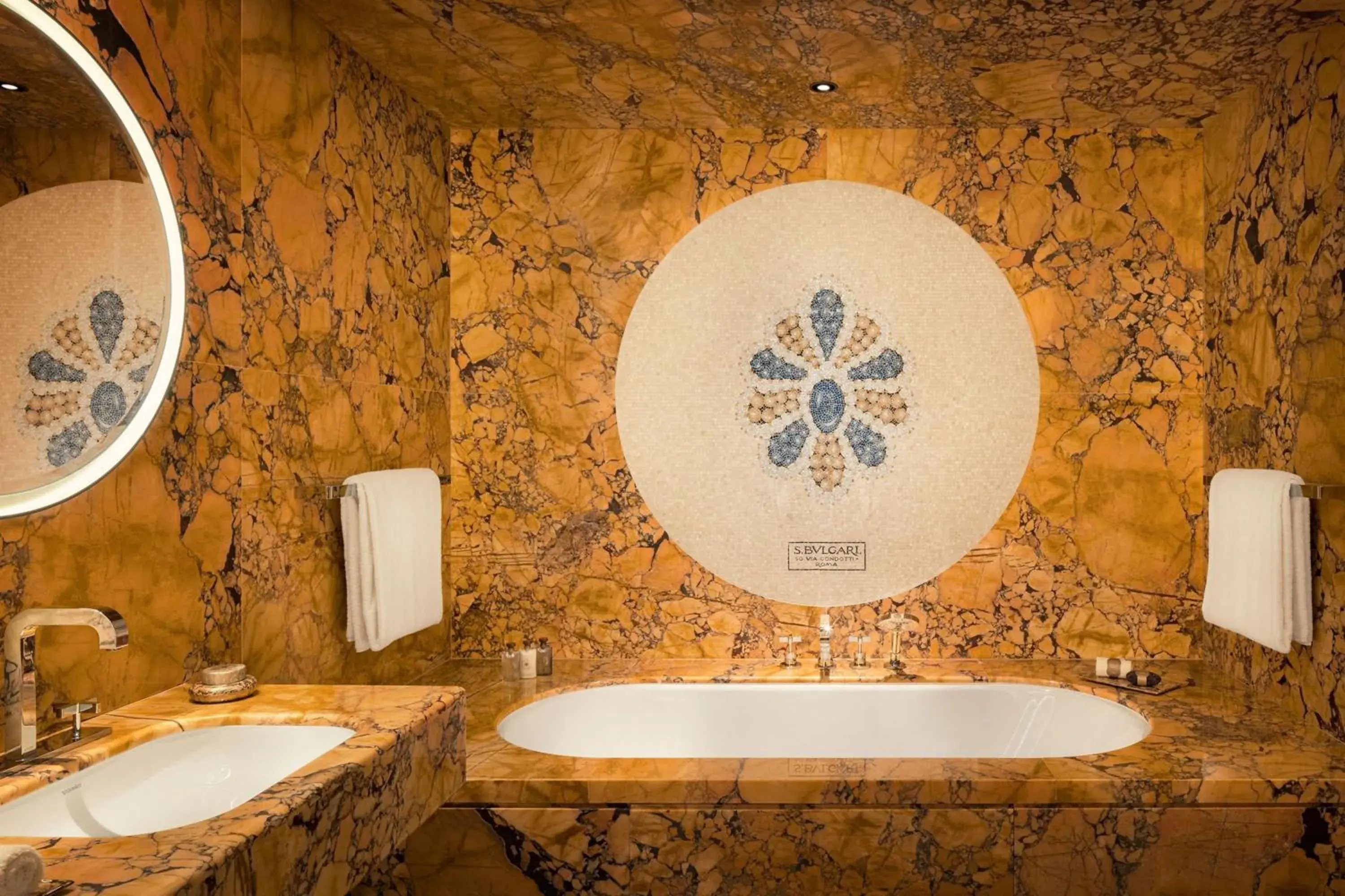 Photo of the whole room, Bathroom in Bulgari Hotel Roma