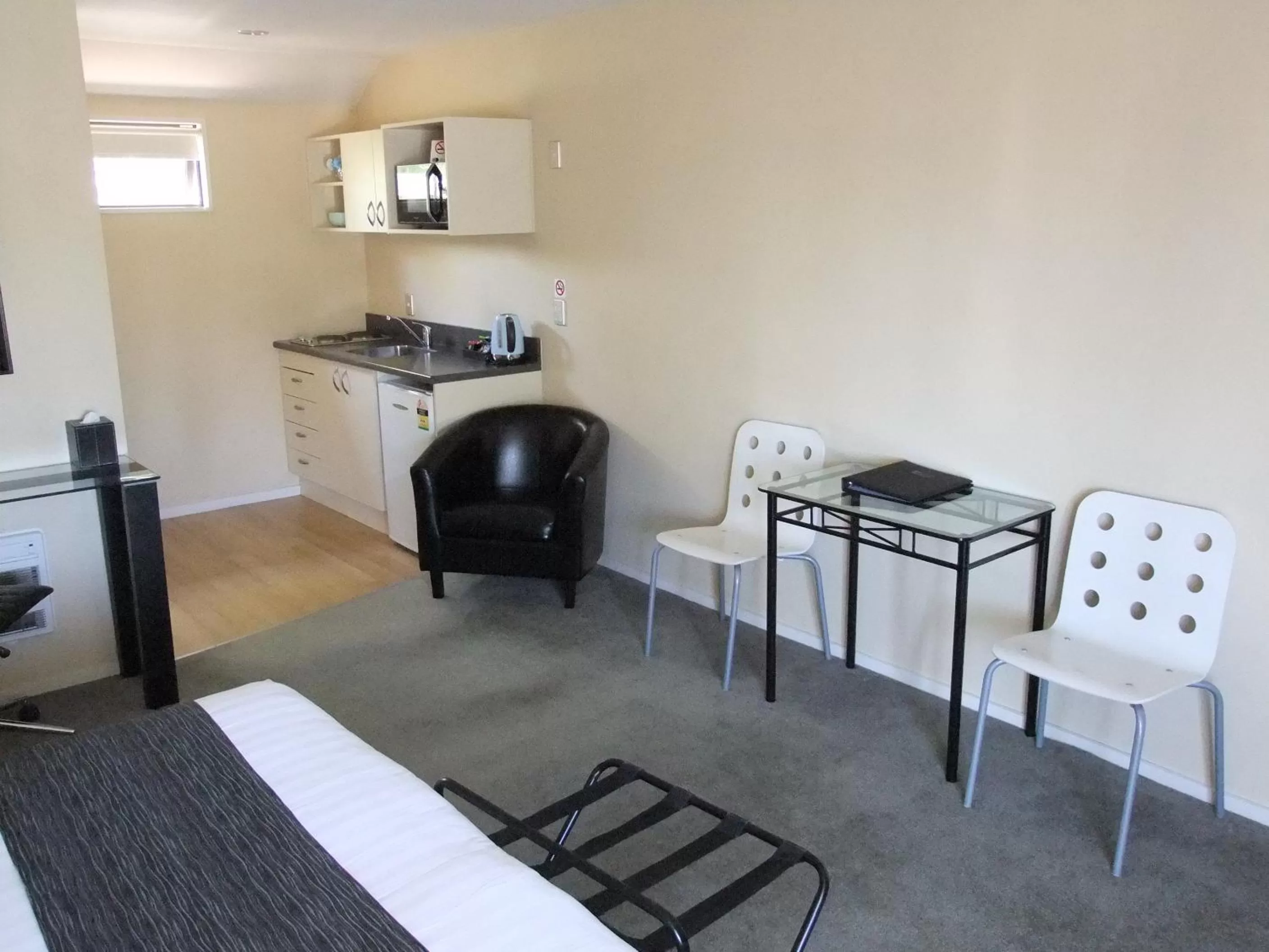 Seating area in Abbella Lodge Motel