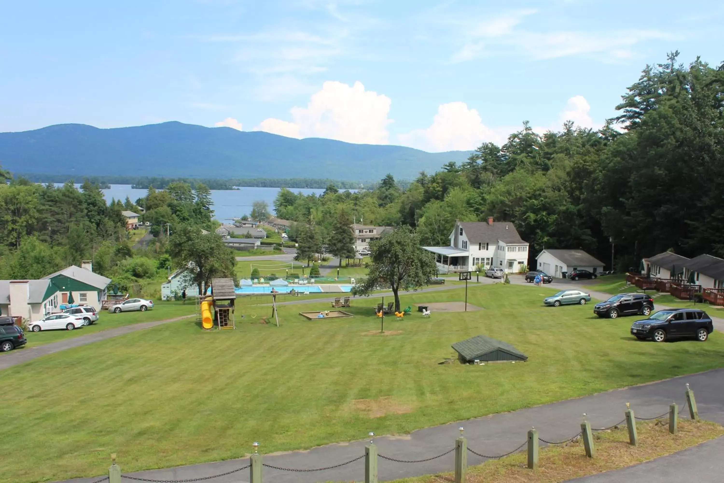 Mountain view in Hill View Motel and Cottages