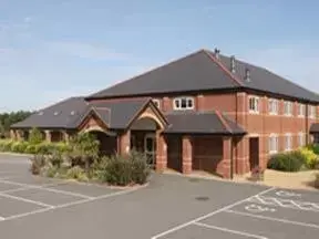 Facade/entrance, Property Building in Moreton Park Hotel