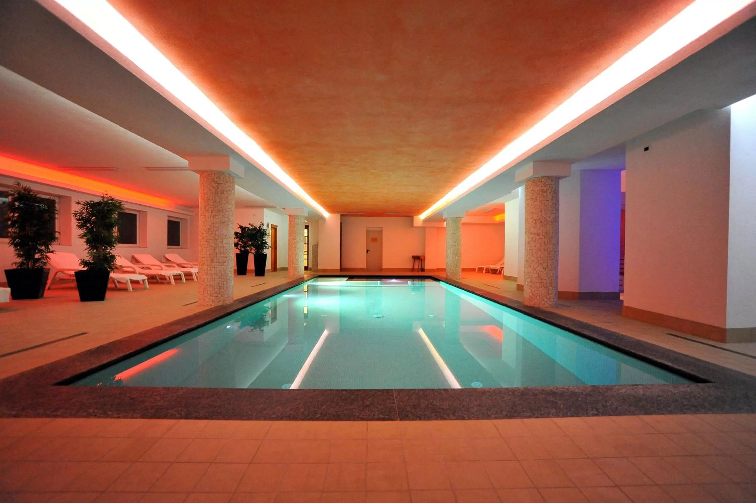 Swimming pool in Hotel Derby