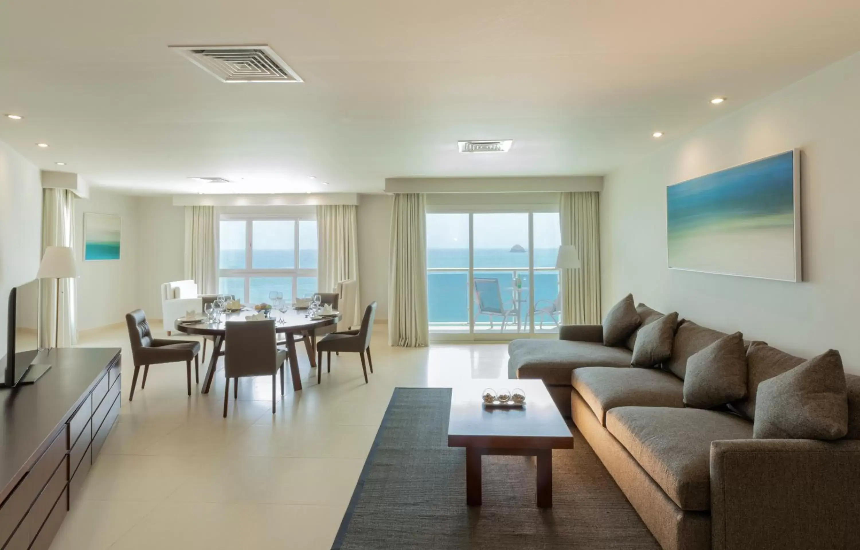 Living room in Radisson Blu Resort, Fujairah