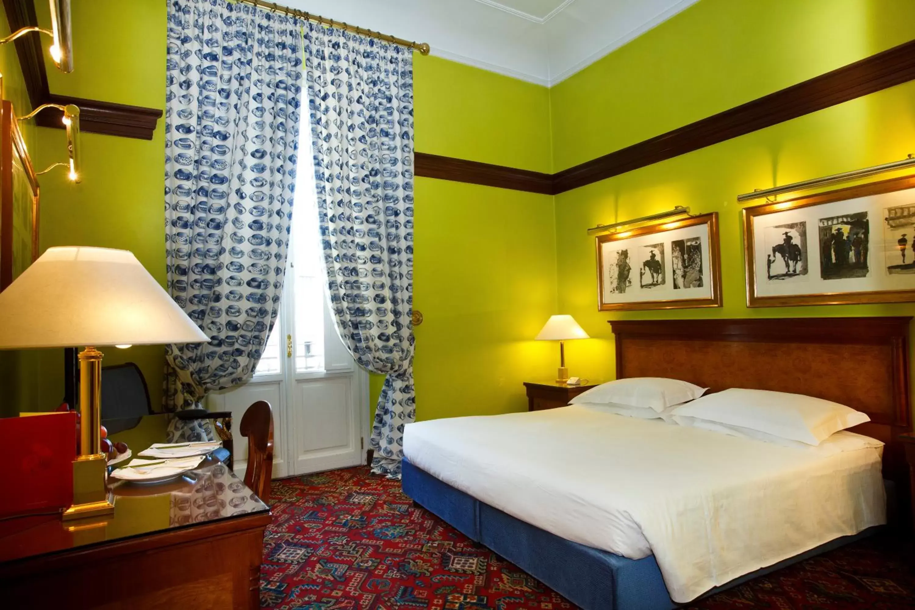 Bed in Hotel Albani Firenze