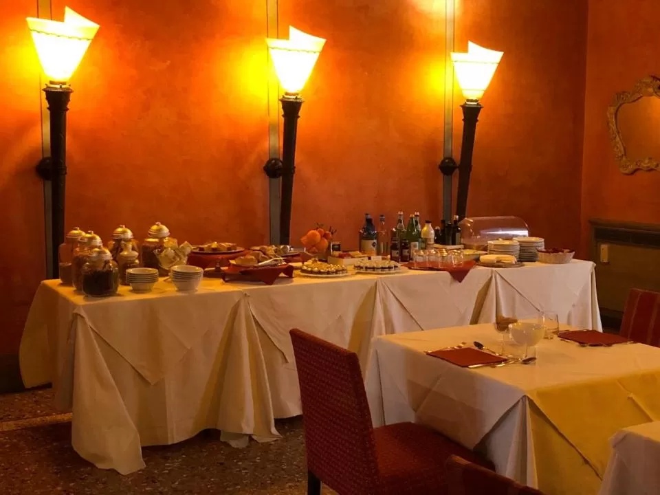 Breakfast in Albergo Cappello