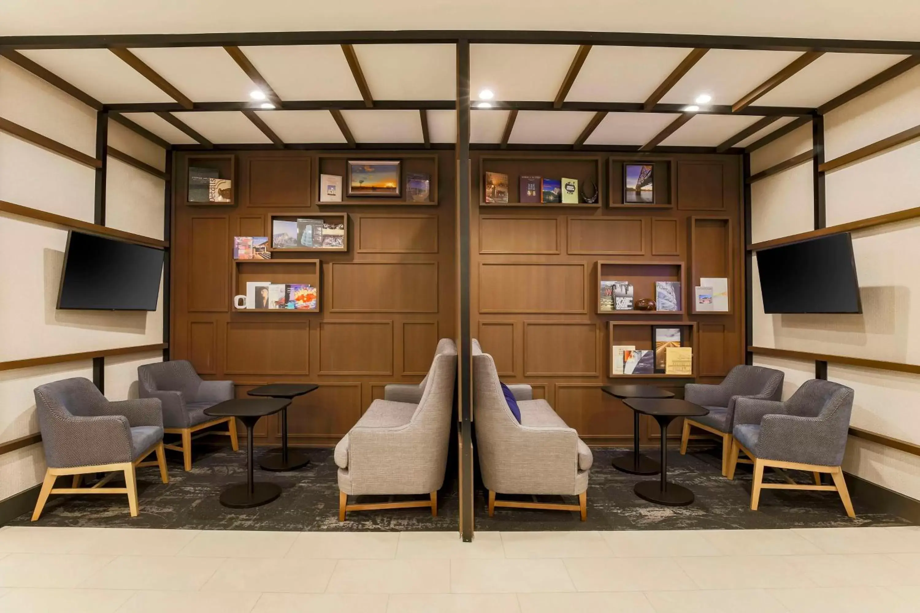 Lobby or reception in Hyatt Place Waco - South