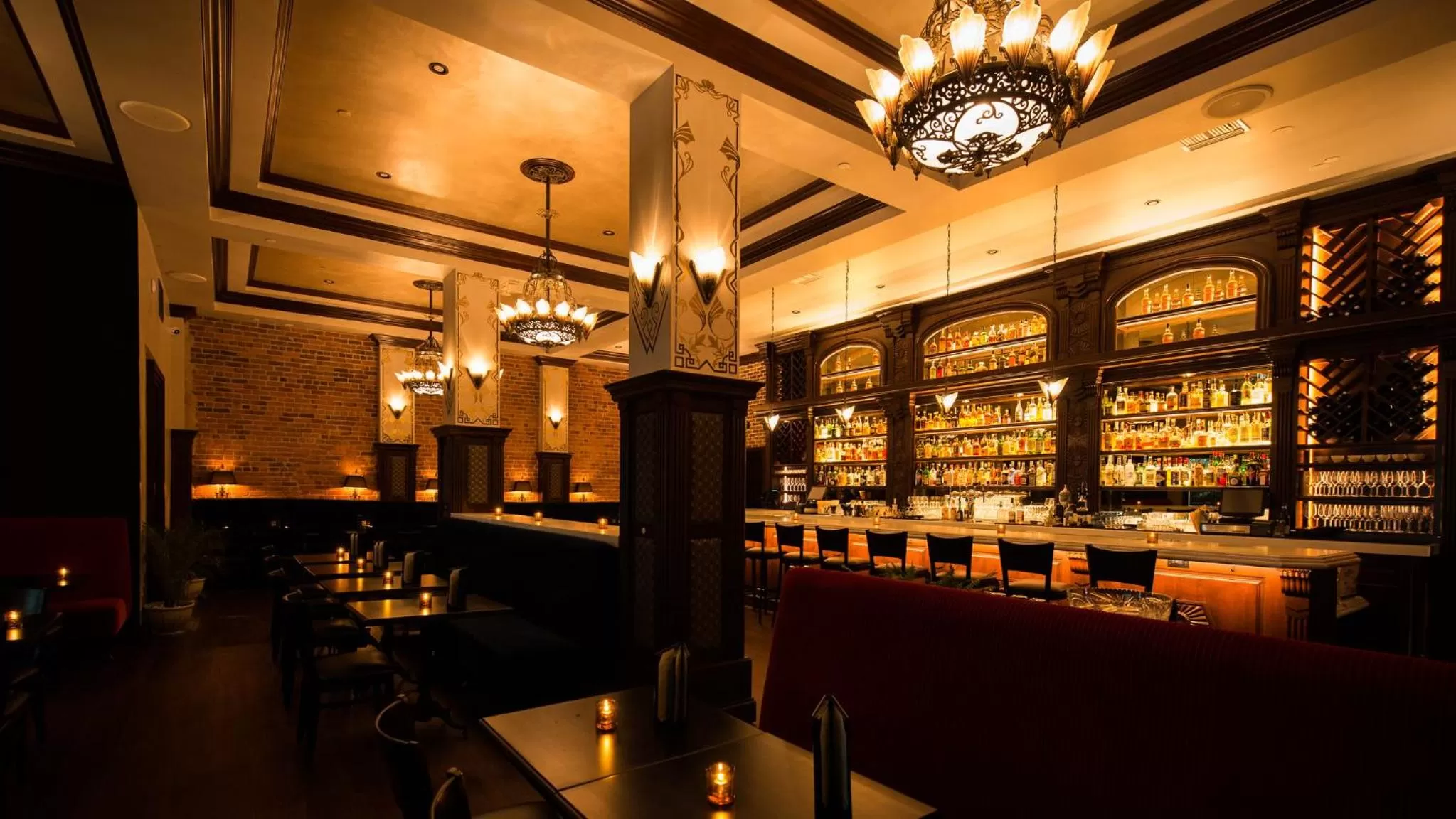 Food and drinks in Hollywood Historic Hotel