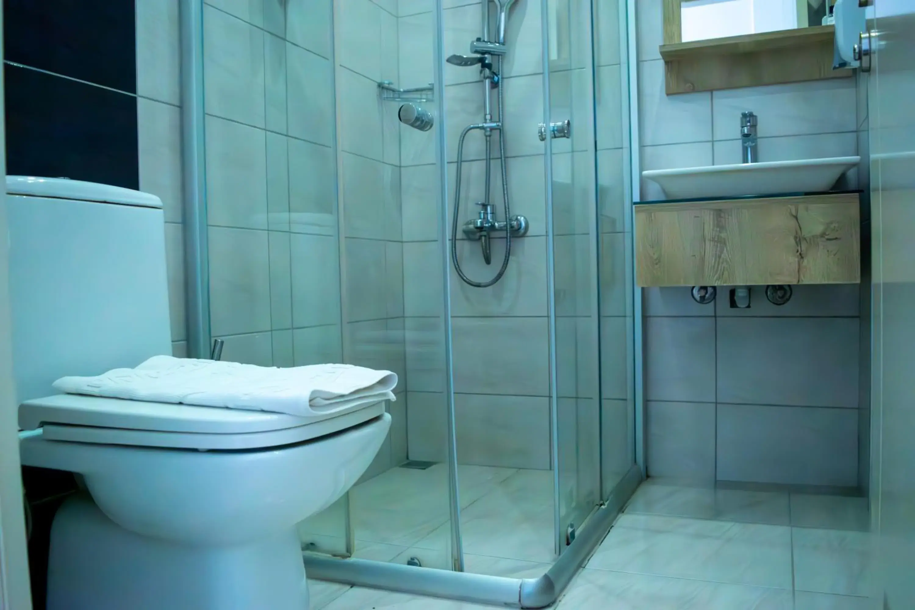 Shower, Bathroom in Akkan Beach Hotel