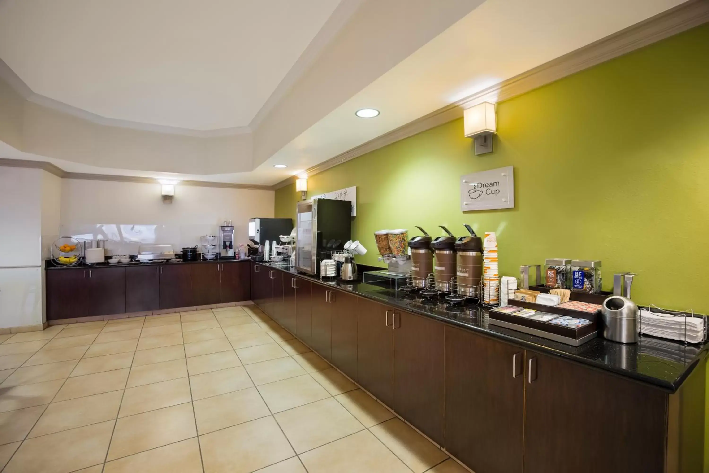 Breakfast, Restaurant/Places to Eat in Sleep Inn & Suites Colby