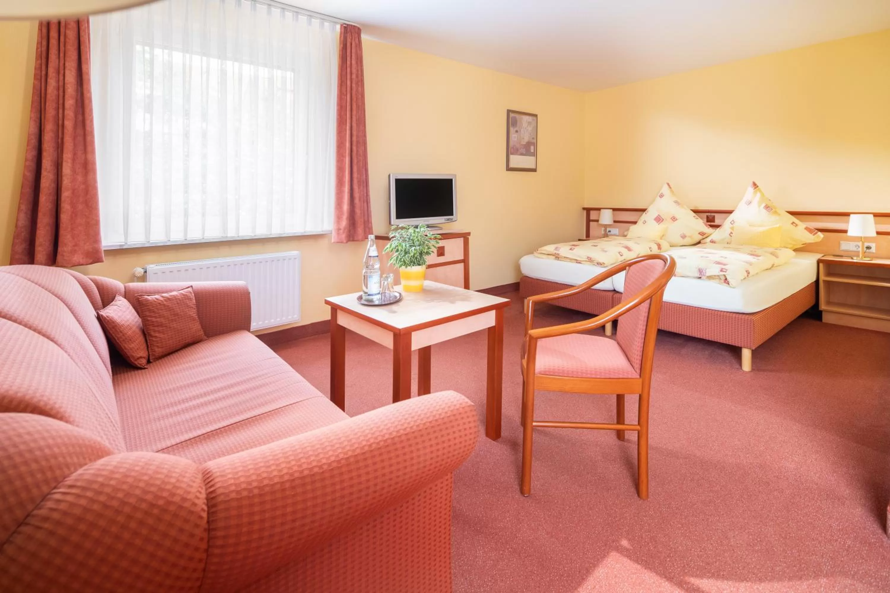 Photo of the whole room, Bed in Hotel Atlantis