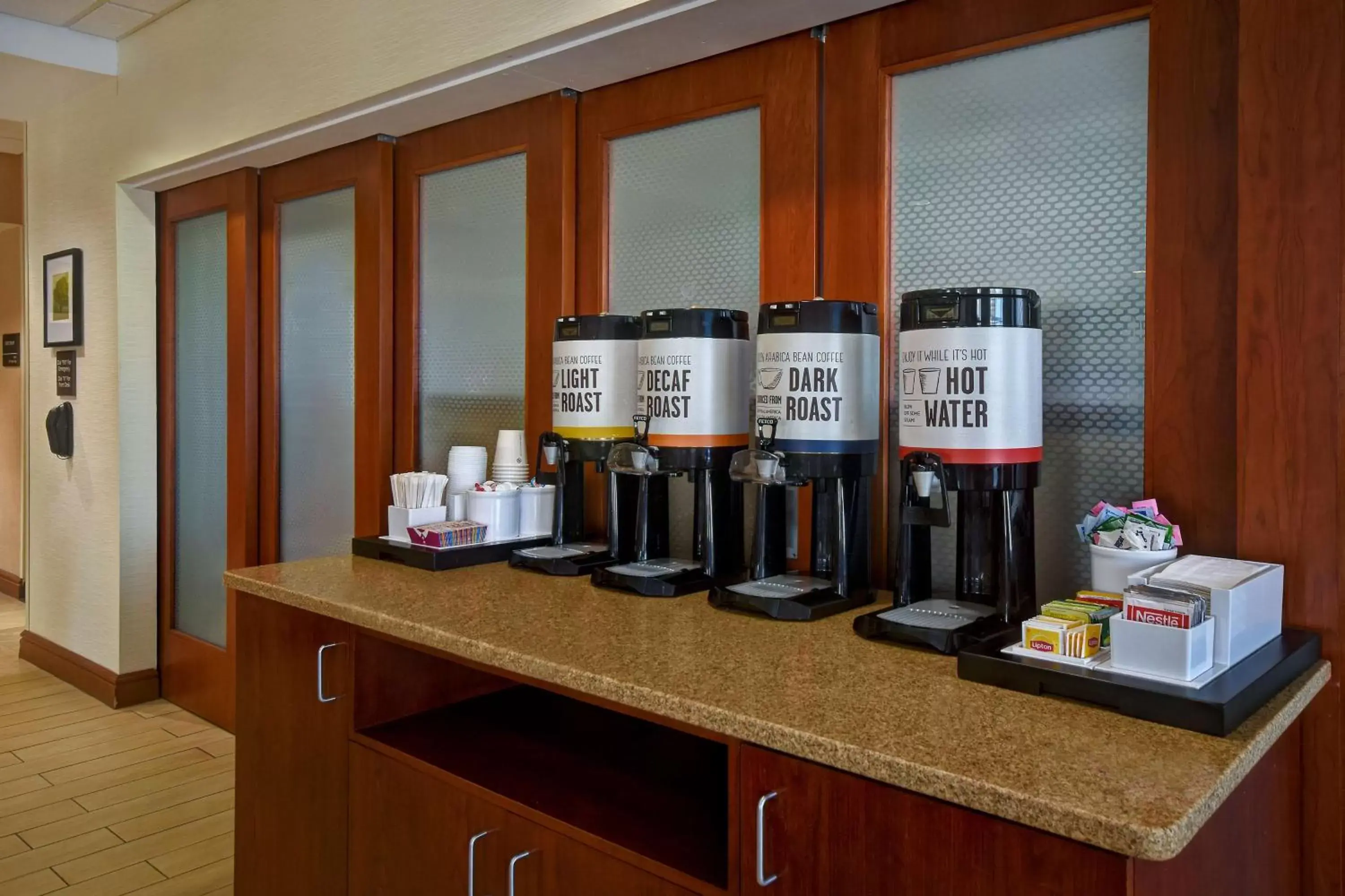 Lobby or reception, Coffee/Tea Facilities in Hampton Inn Rutland/Killington