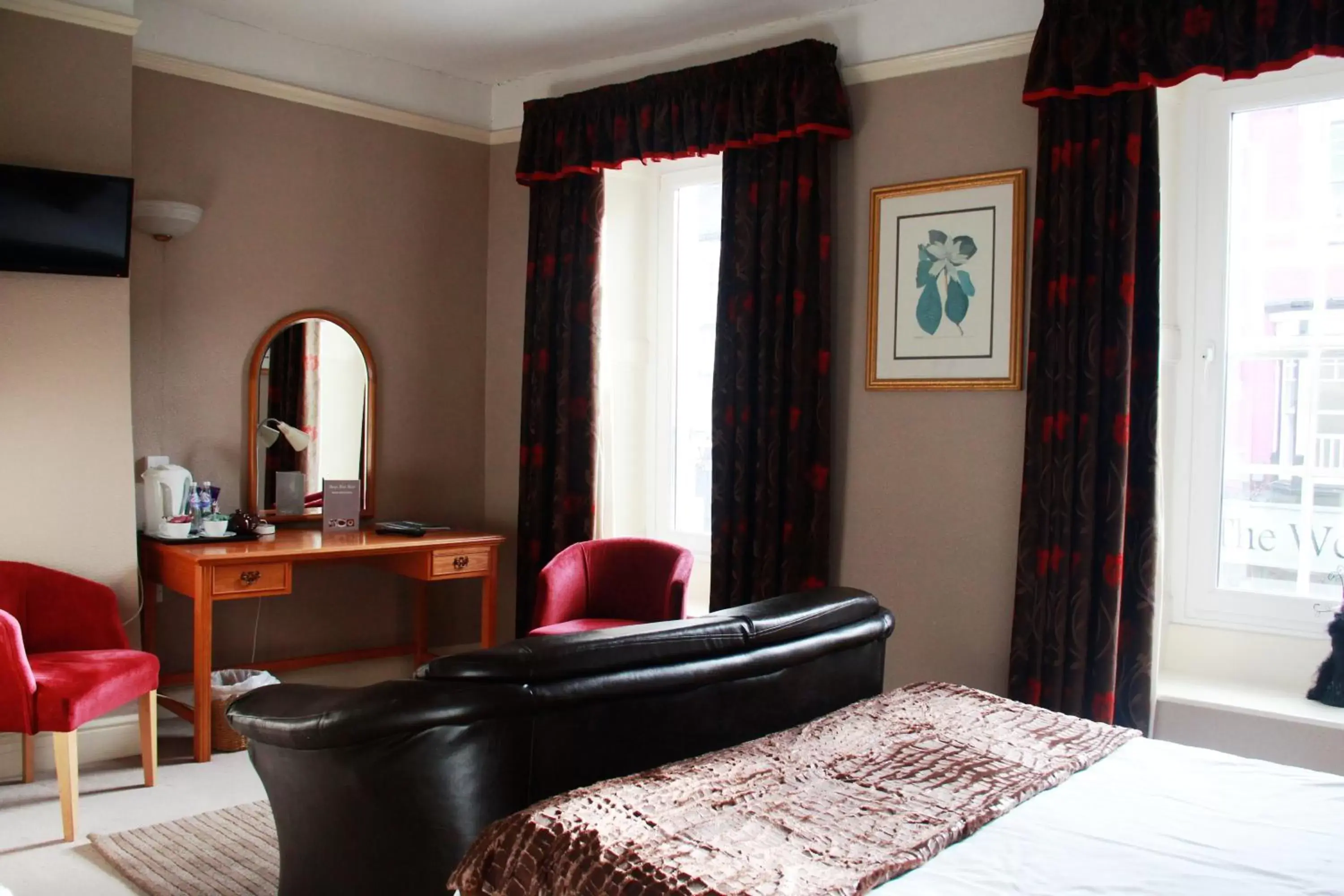 Bedroom, Seating Area in The Kings Head Hotel